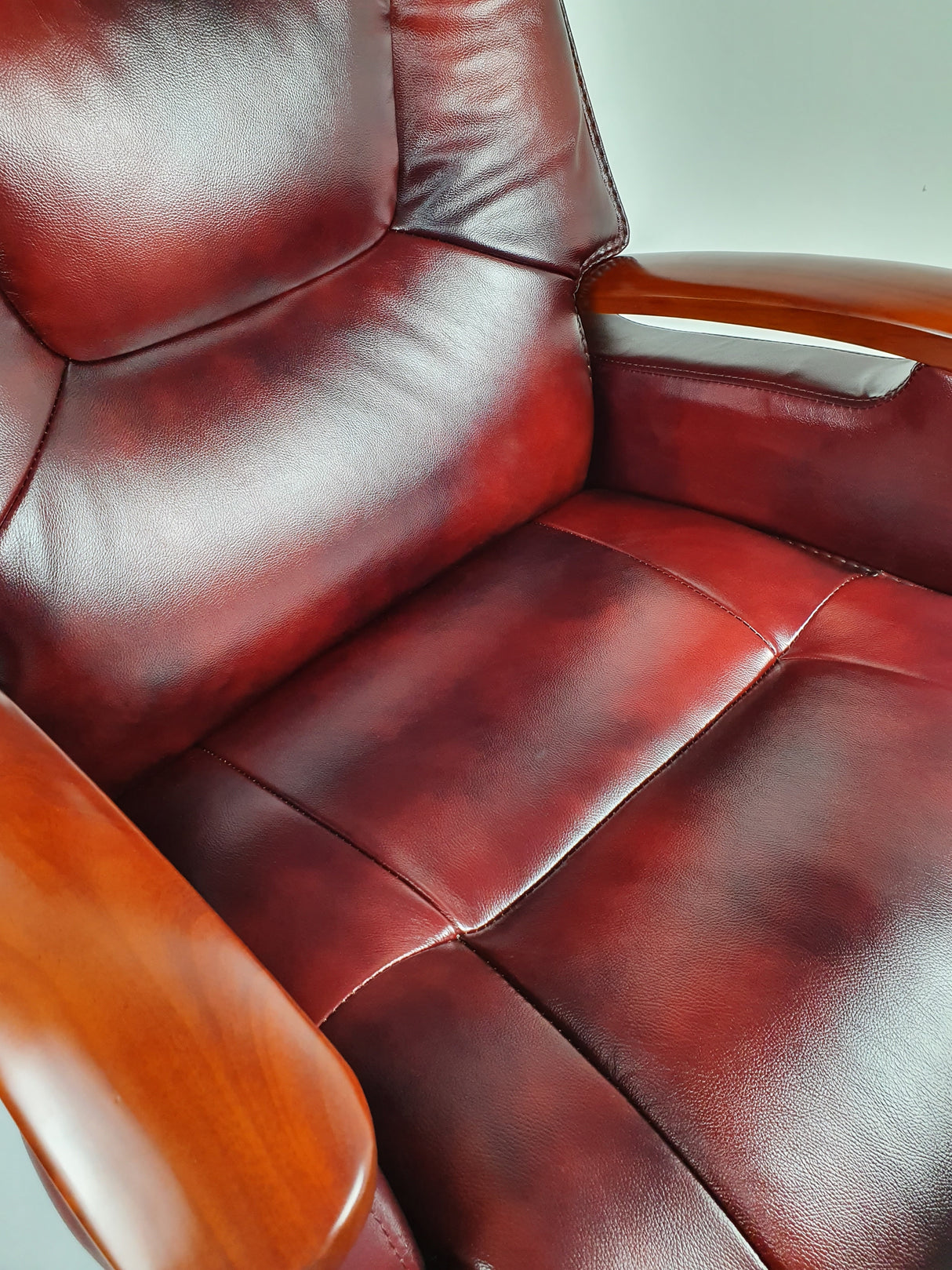 Luxury Burgundy Leather Executive Office Chair - A302