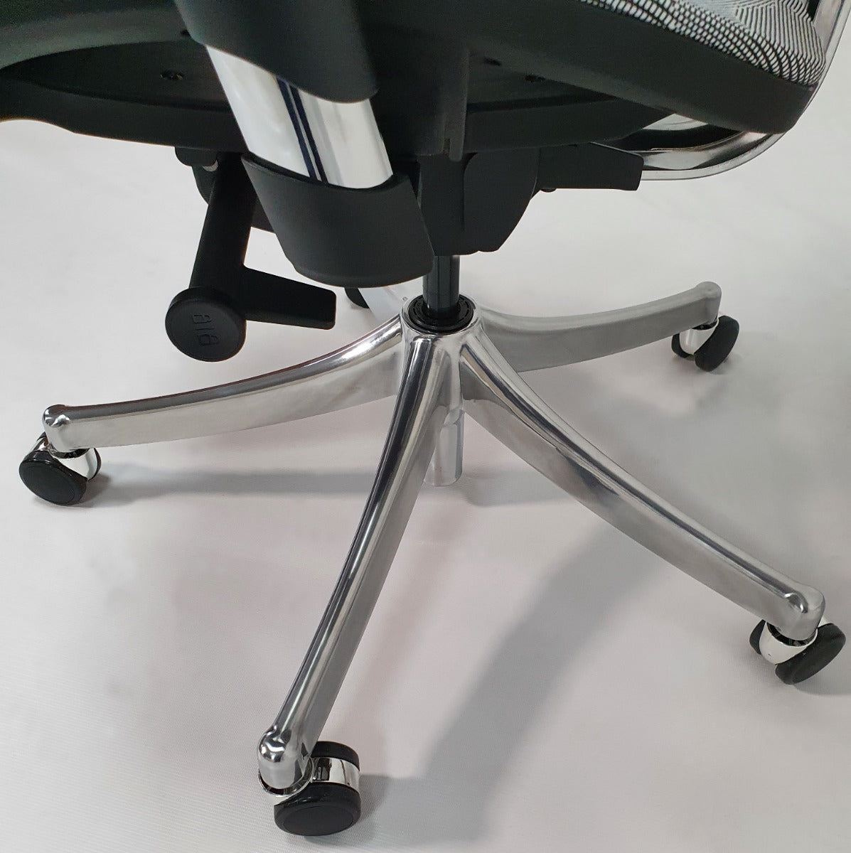 High Quality Grey Mesh Executive Office Chair - UG-A9