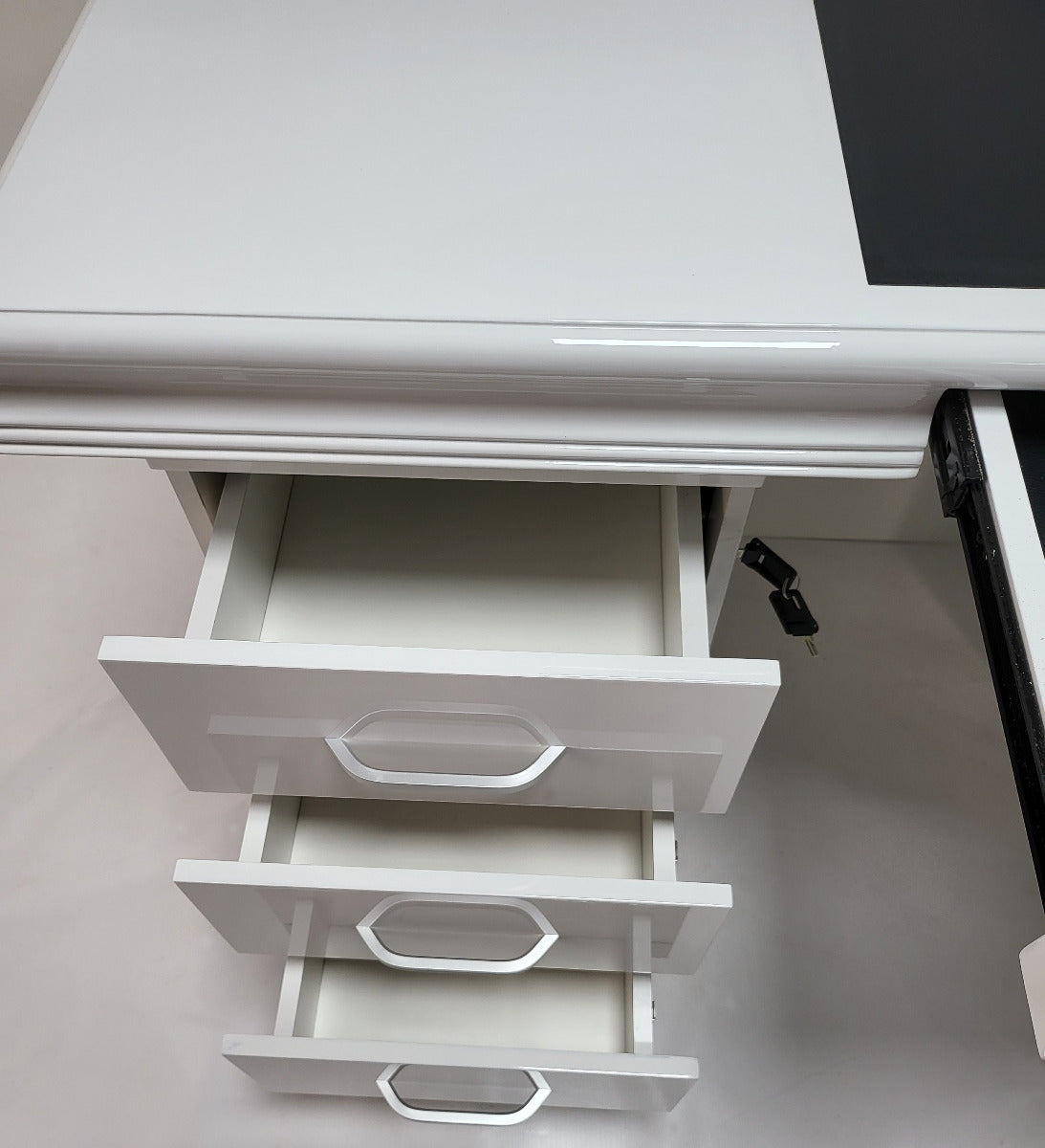 Executive Home Office Desk In White Gloss - 1400mm - UBA141