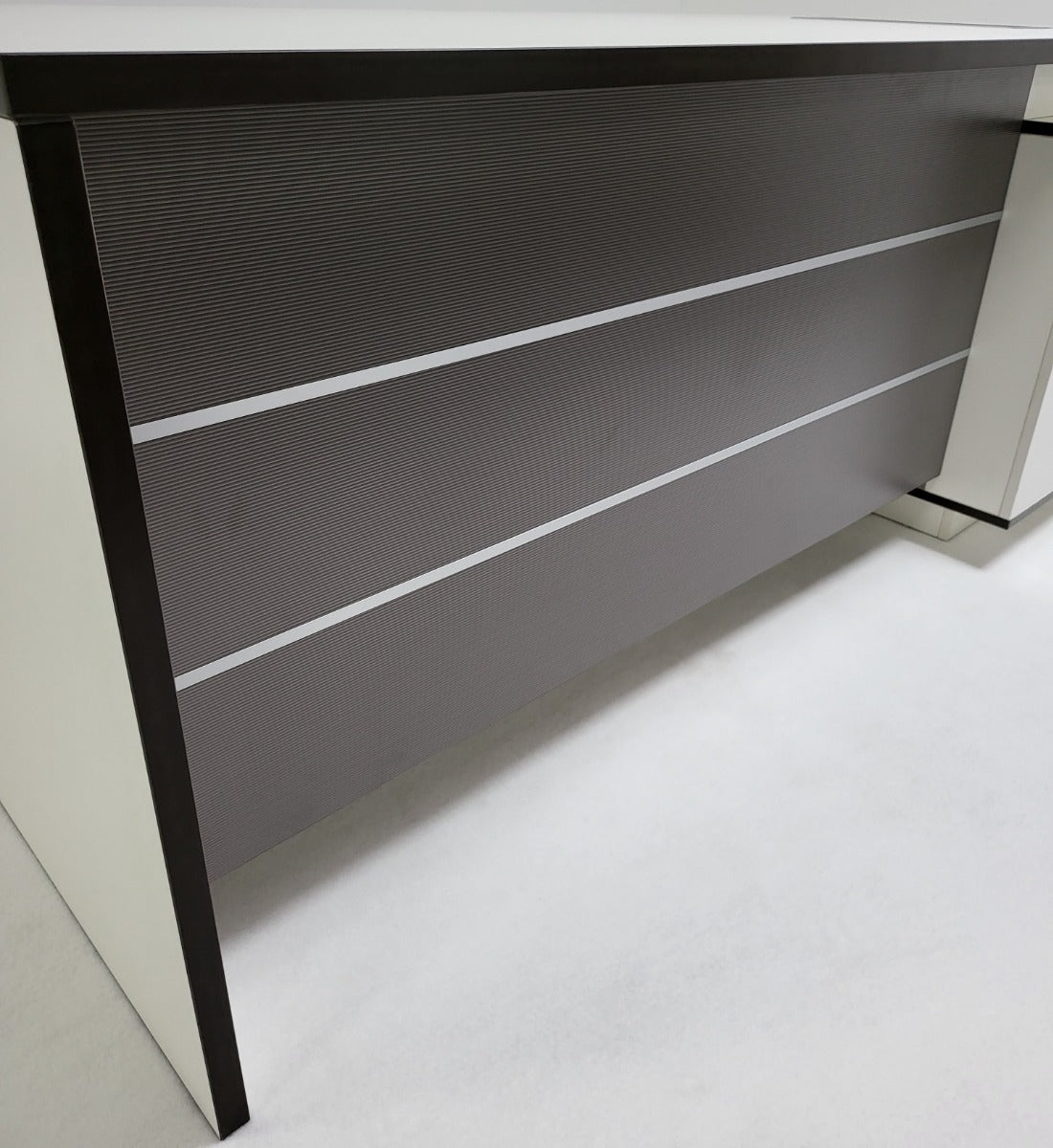 Modern White and Grey Stripe Executive Office Desk with Built in Storage - 1600mm & 1800mm - AML-D01