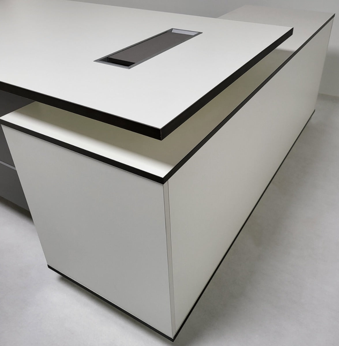 Modern White and Grey Stripe Executive Office Desk with Built in Storage - 1800mm - AML-D01