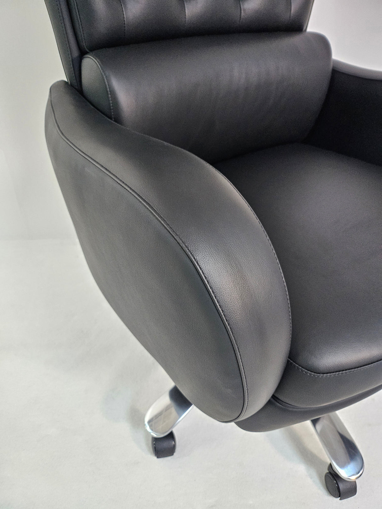 Genuine Black Leather High Back Executive Office Chair with Chesterfield Design -  6002HL