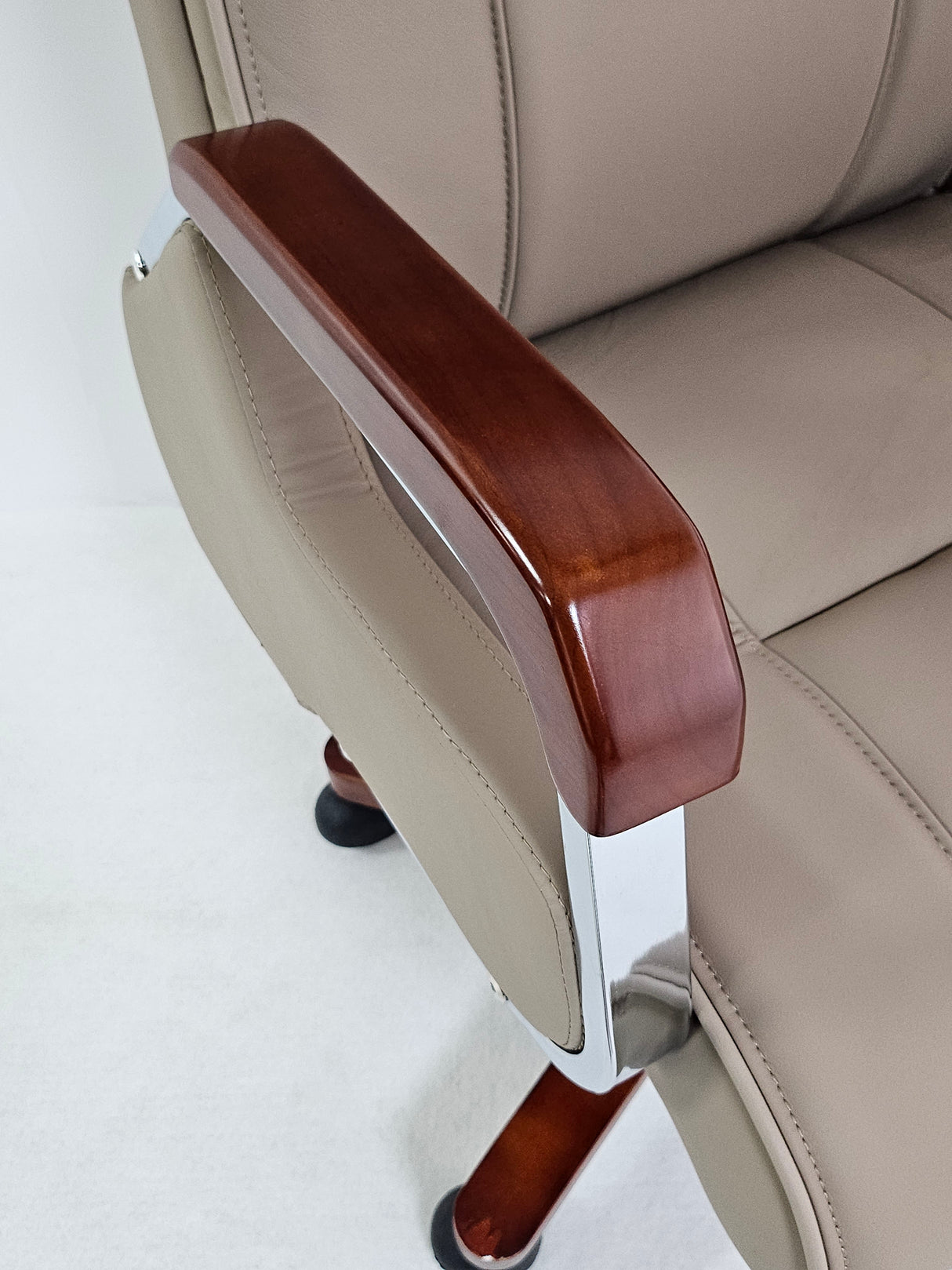 Grey Beige Executive Office Chair in Genuine Leather - HM003B