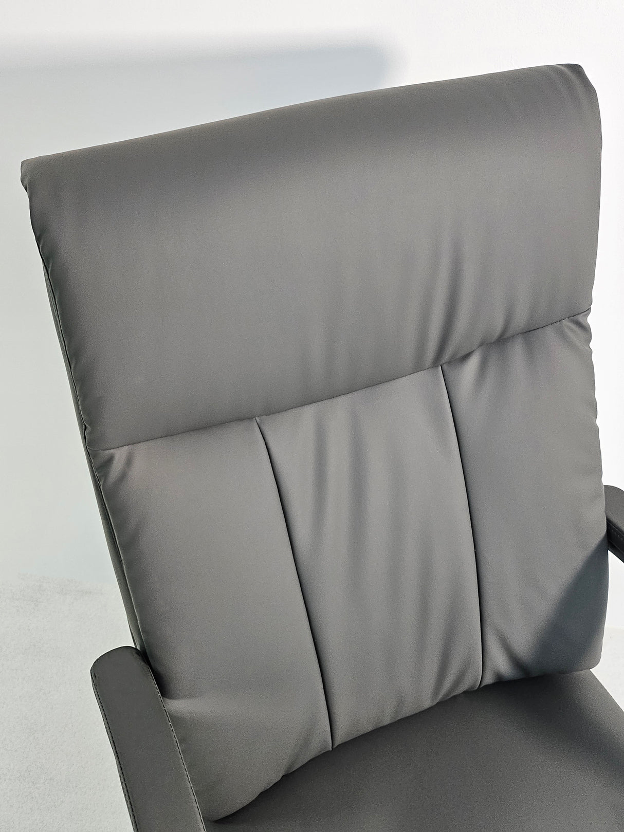 Modern Chrome and Grey Leather Executive Visitor Chair -  FE-202
