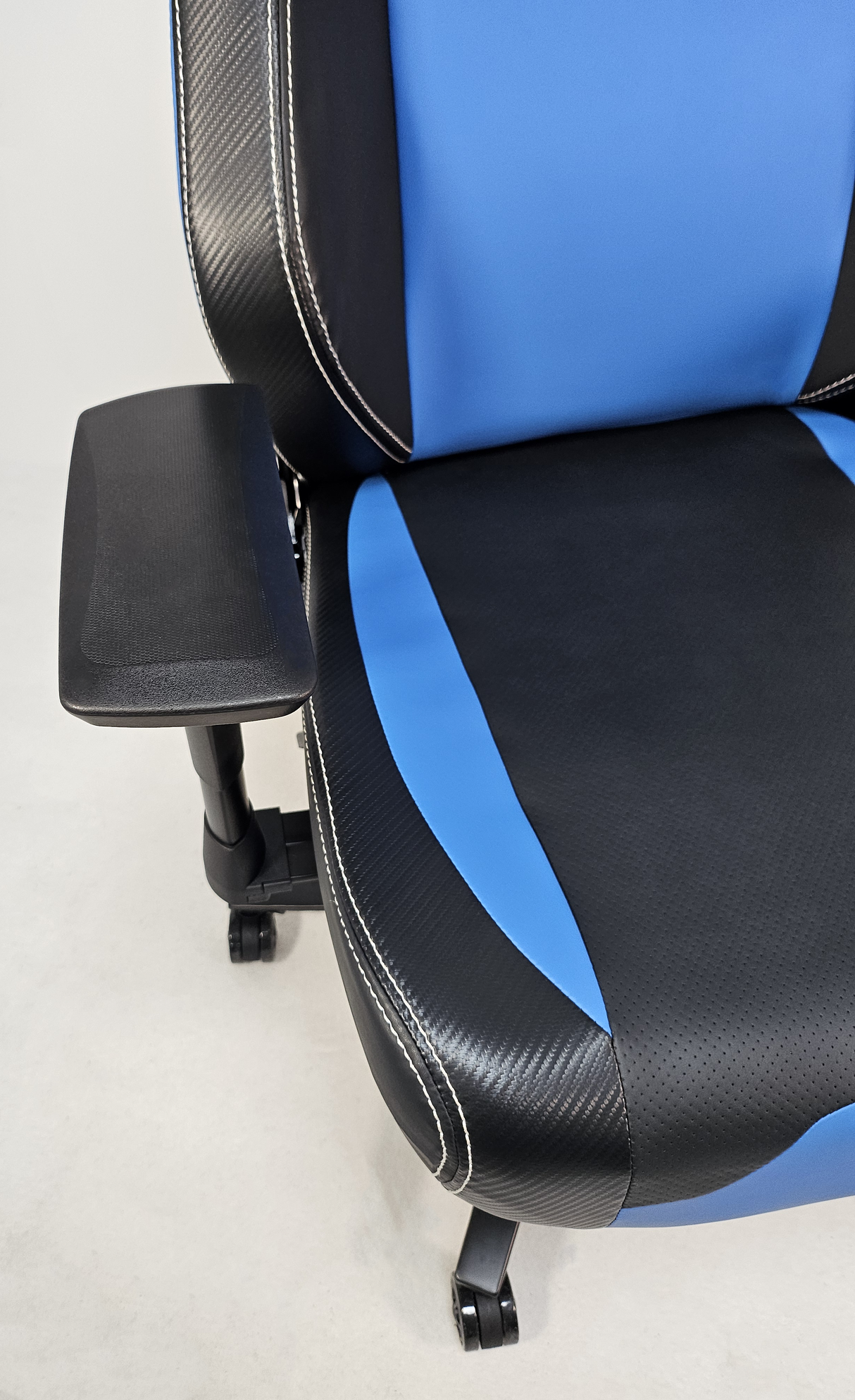 Reclining Black Leather Executive Gaming Style Office Chair with Blue and White Detailing - F023-89