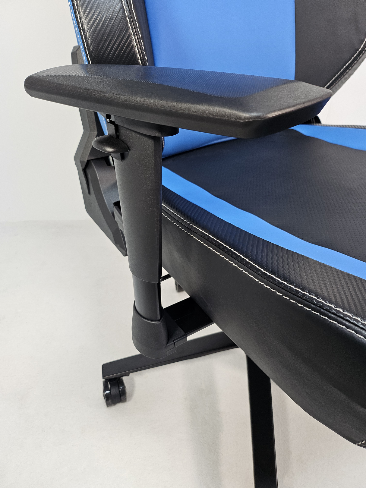 Reclining Black Leather Executive Gaming Style Office Chair with Blue and White Detailing - F023-89