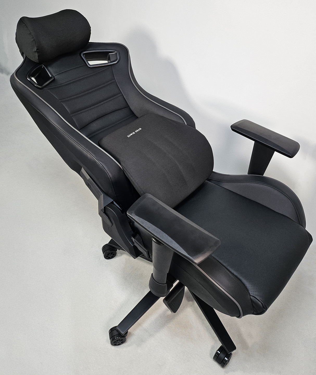 Reclining Black Leather Executive Gaming Style Office Chair -  F-092A