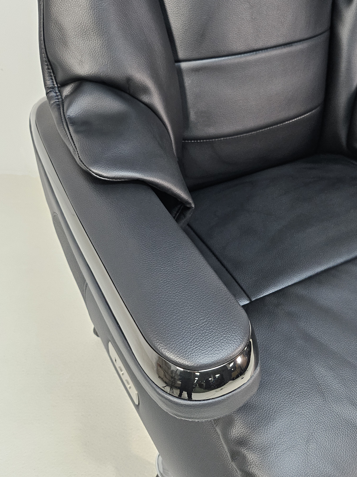 Electric Reclining Executive Leather Office Chair with USB A Charging Port - Black -  A2320