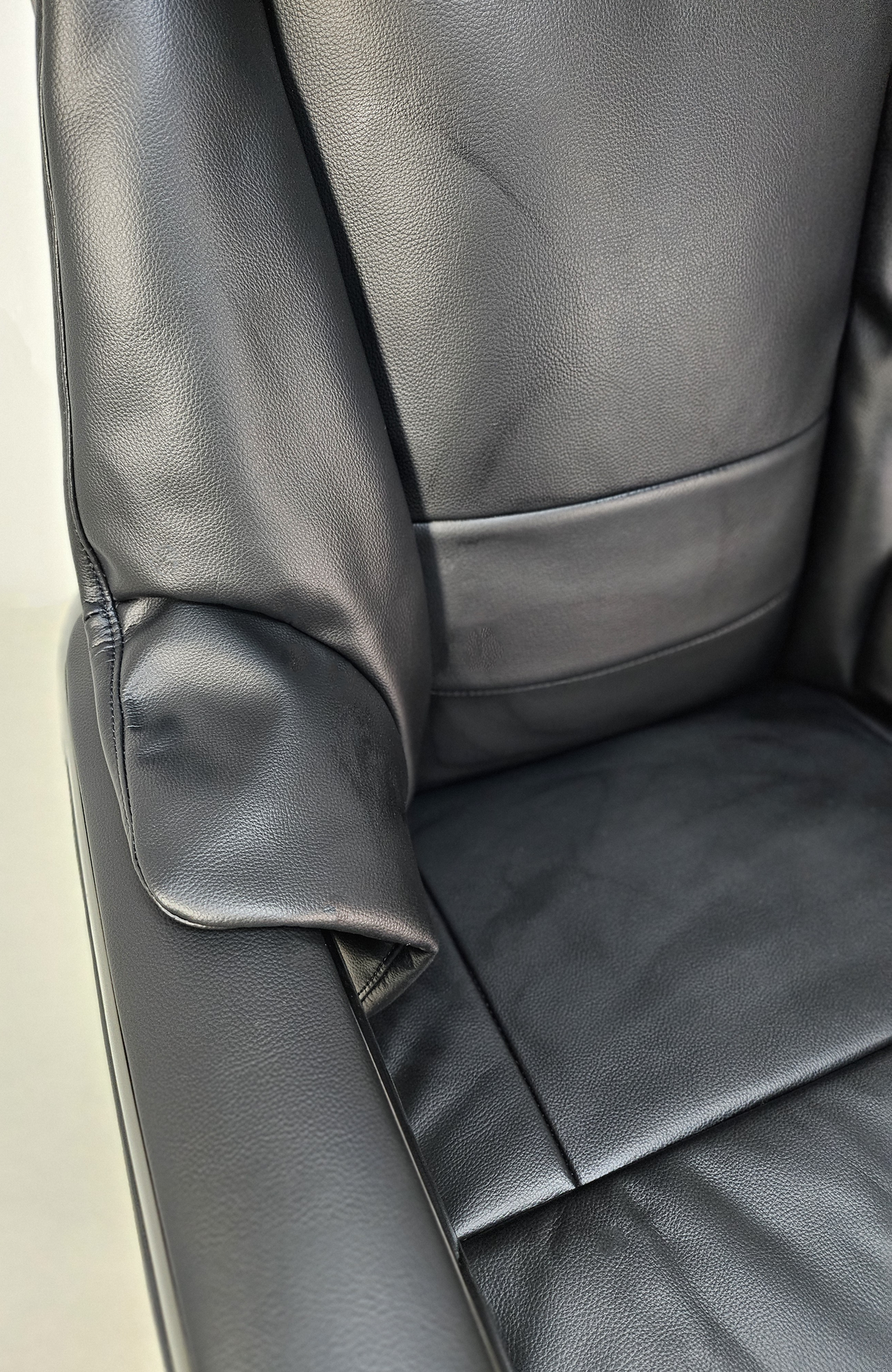 Electric Reclining Executive Leather Office Chair with USB A Charging Port - Black -  A2320