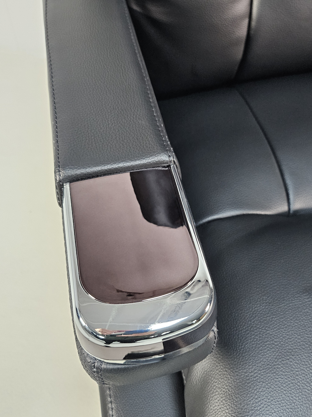 Electric Reclining Executive Leather Office Chair with USB A Charging Port - Black - A2321