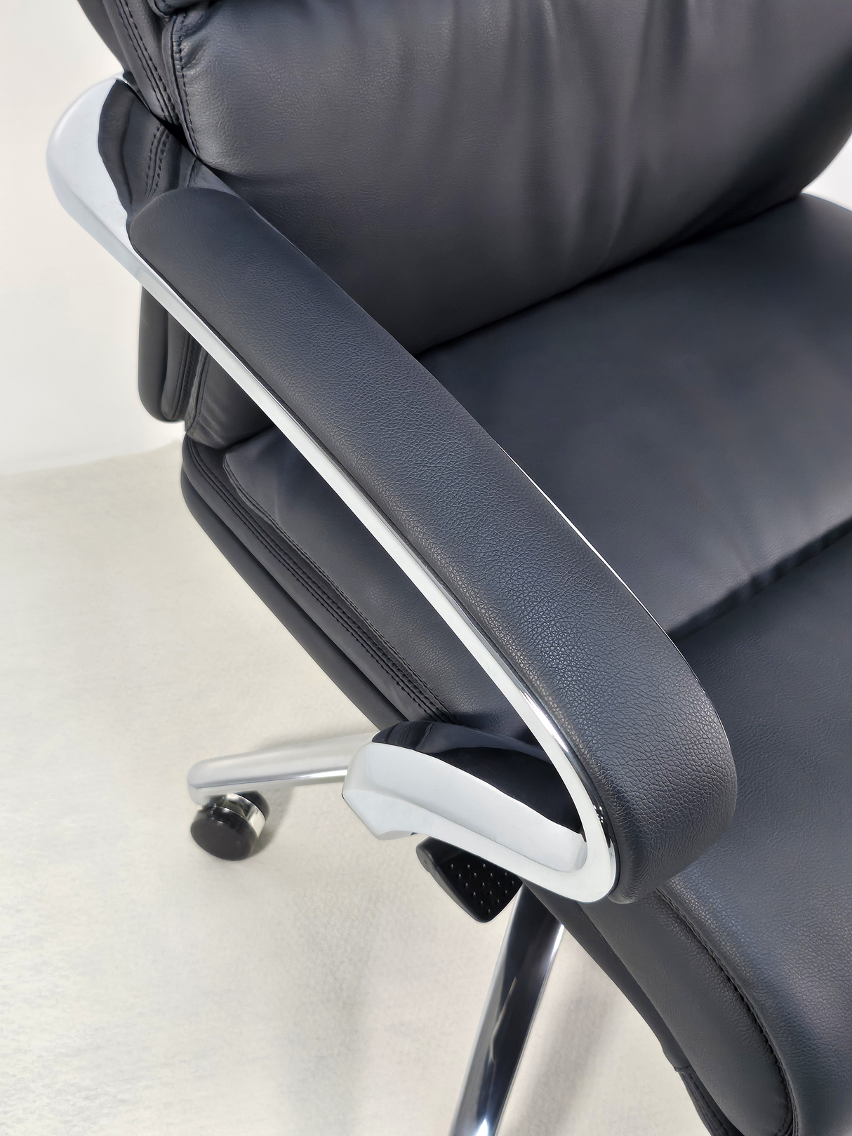 Quality Black Leather High Back Executive Office Chair with Chrome Arms -  YS1102A