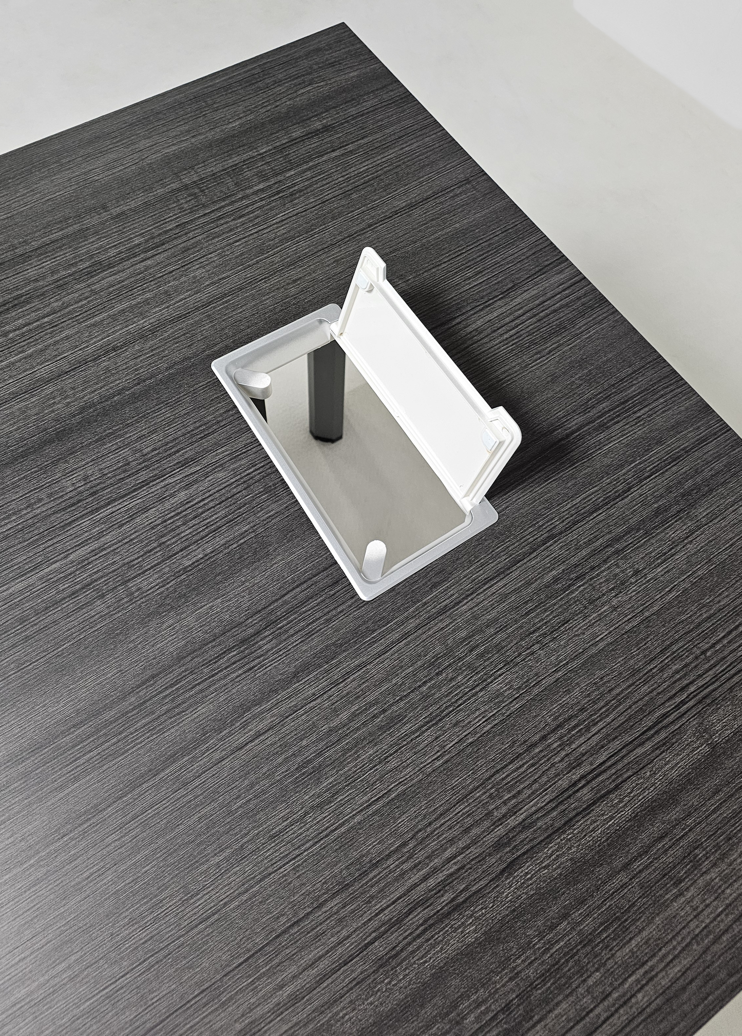 Modern Aluminum Leg Executive Executive Office Desk / Meeting Table - 1400mm, 1600mm, 1800mm, 2000mm - New York-DG16