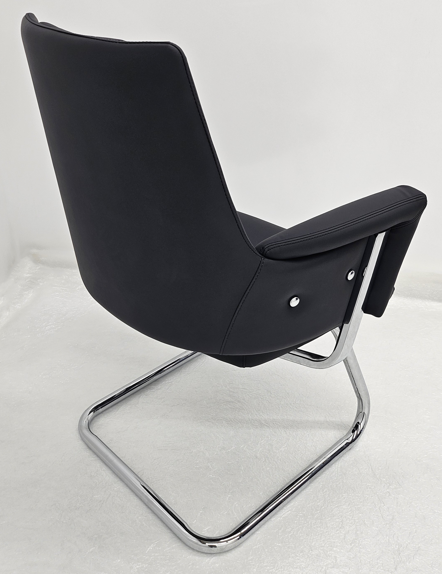 Contemporary Design Black Leather Visitor Chair on Cantilever Frame - C135