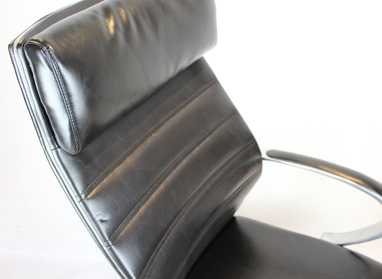 Modern Executive Office Chair in Black - DH-102 - SHOWROOM DISPLAY