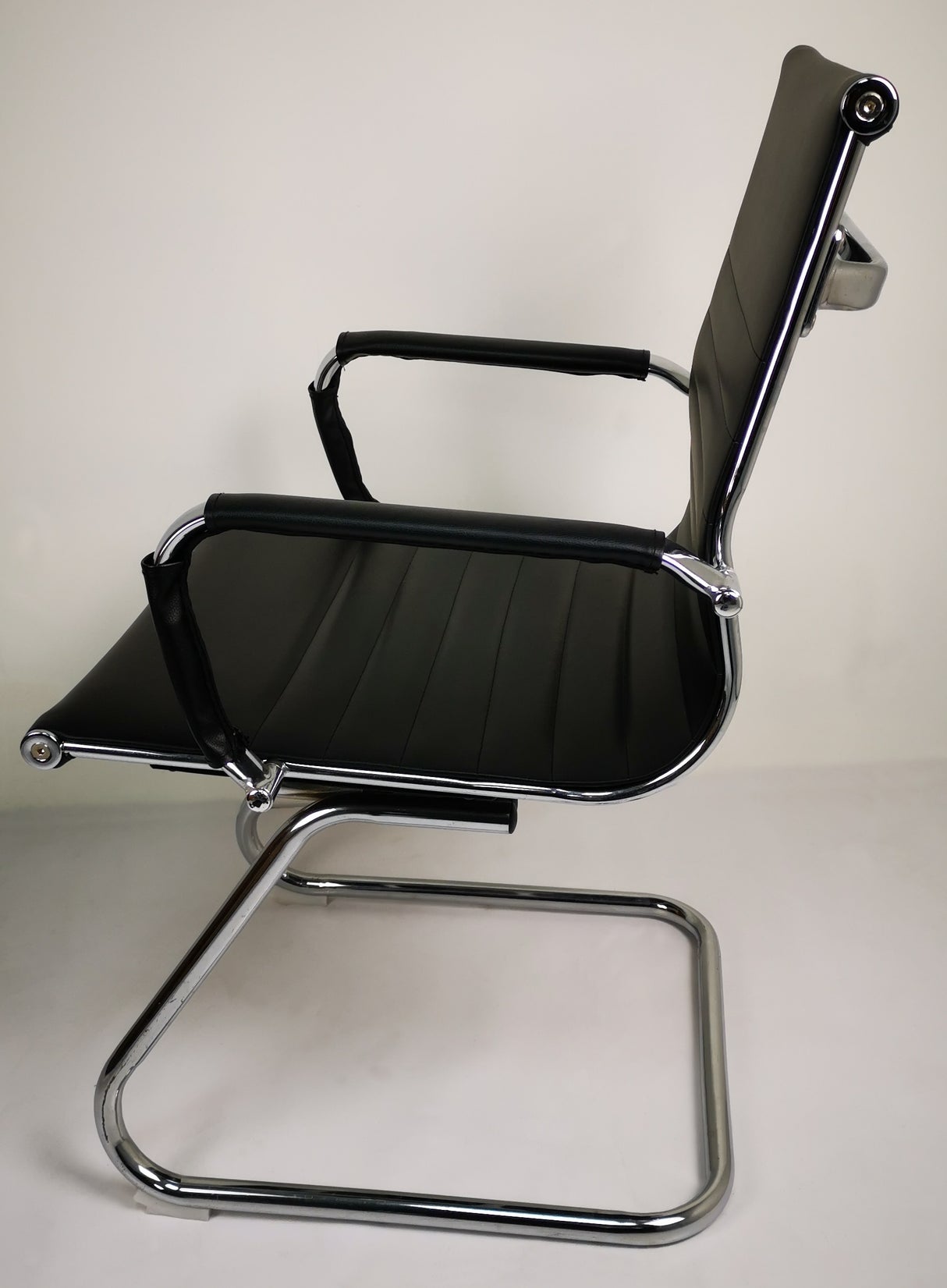 Contemporary Eames-Style Cantilever Visitor Chair in Black Leather - HB-E13