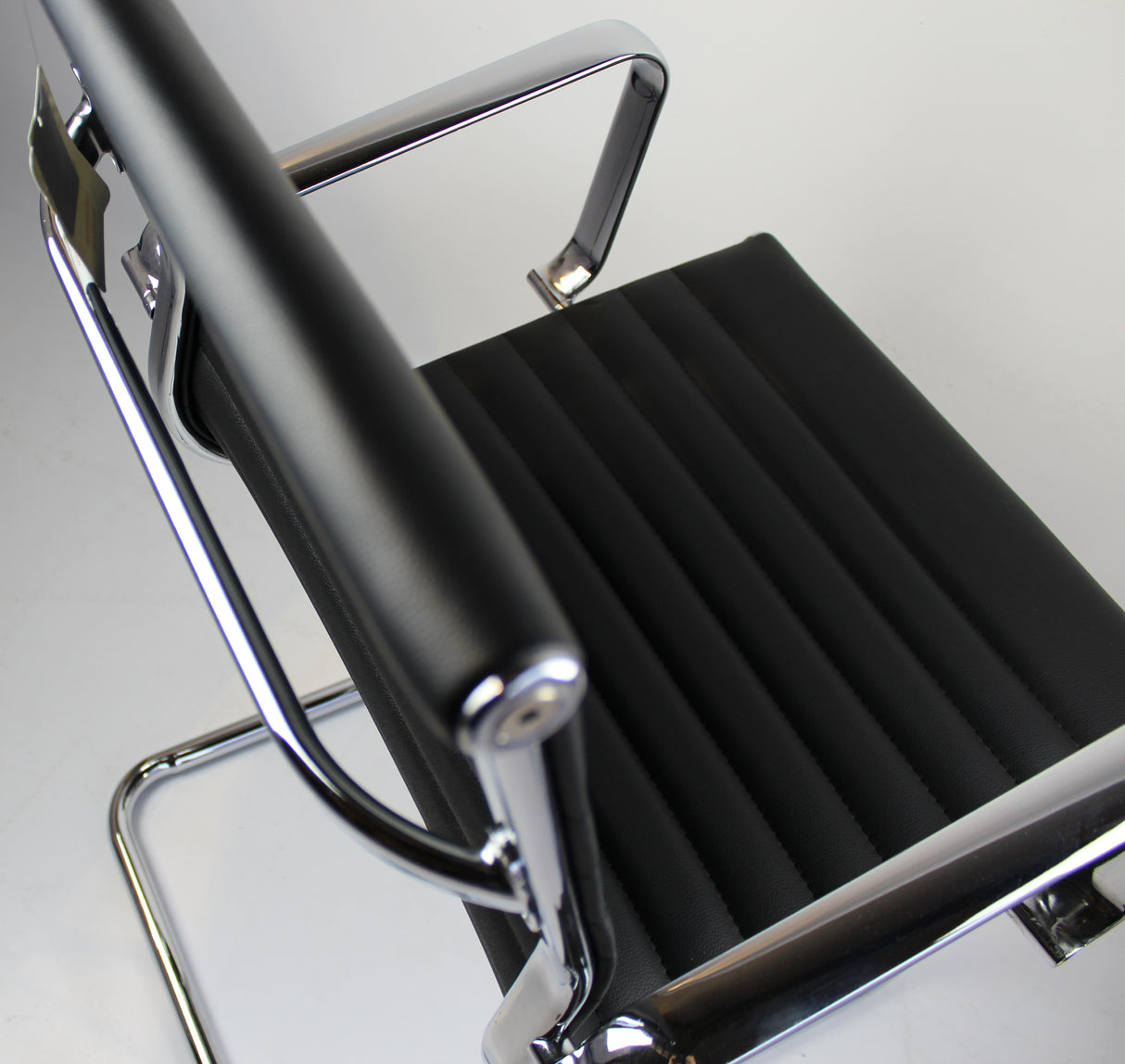 Contemporary Eames-Style Cantilever Visitor Chair in Black Leather - HB-E13