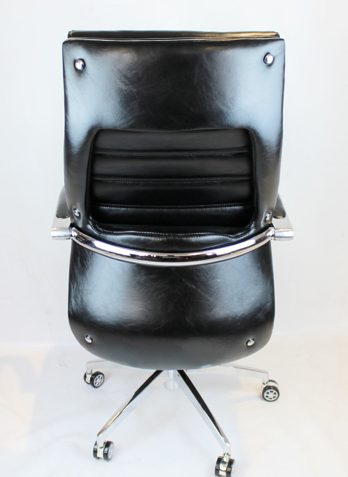 Modern Executive Office Chair in Black - DH-102 - SHOWROOM DISPLAY