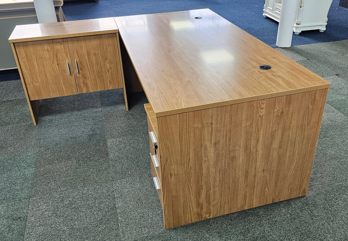 EX SHOWROOM - Modern Oak Executive Office Desk with Leather Panelling with Mobile Pedestal and Desk Level Return - 1800mm - 8690