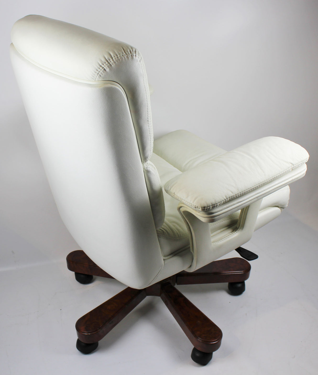 Executive Office Chair Genuine White Leather - Sold with marks and blemishes - DES-B020-W