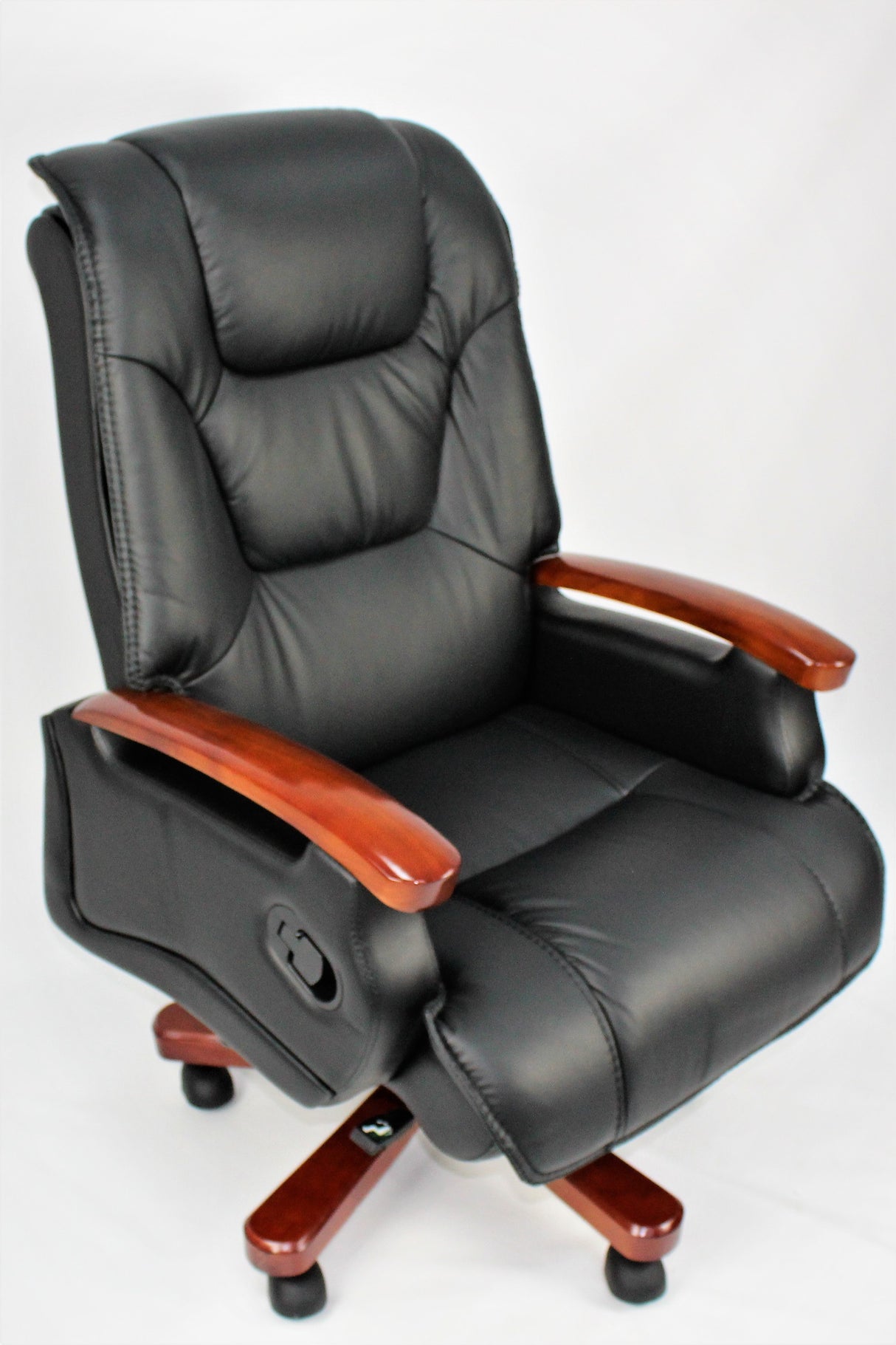 Luxury Black Leather Executive Office Chair - A302