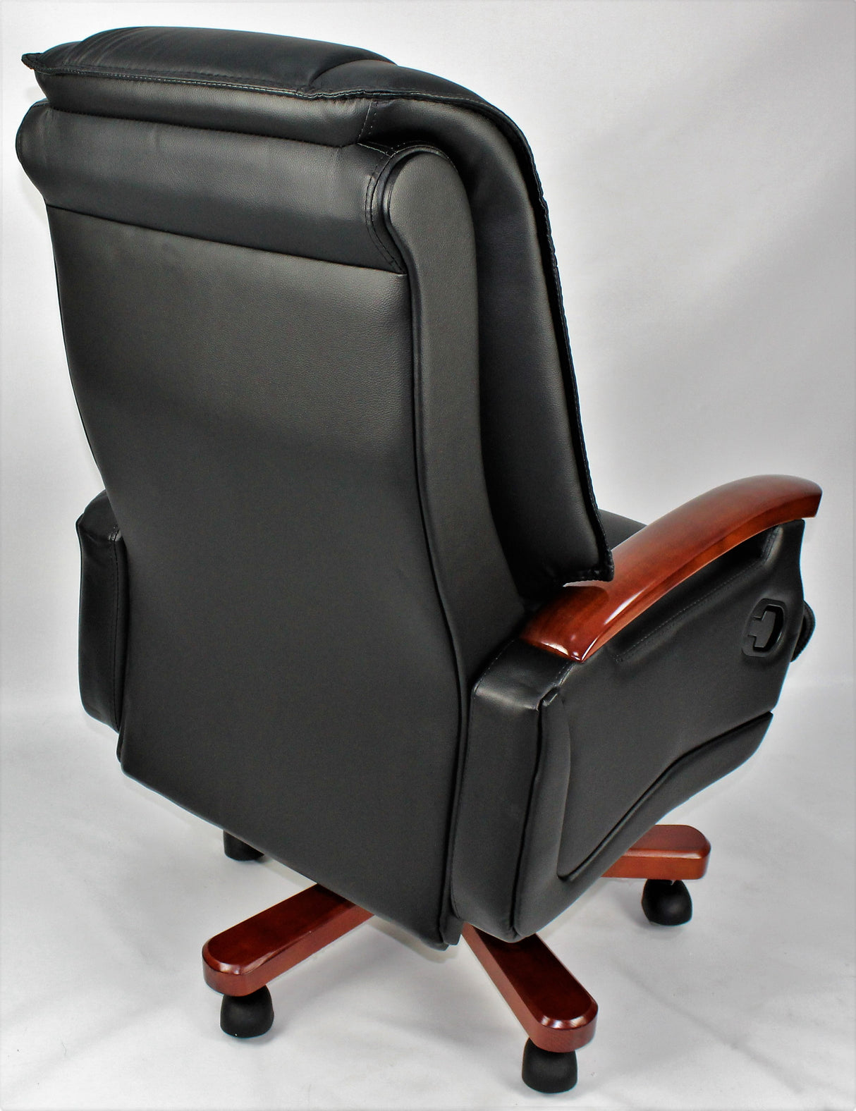 Luxury Black Leather Executive Office Chair - A302