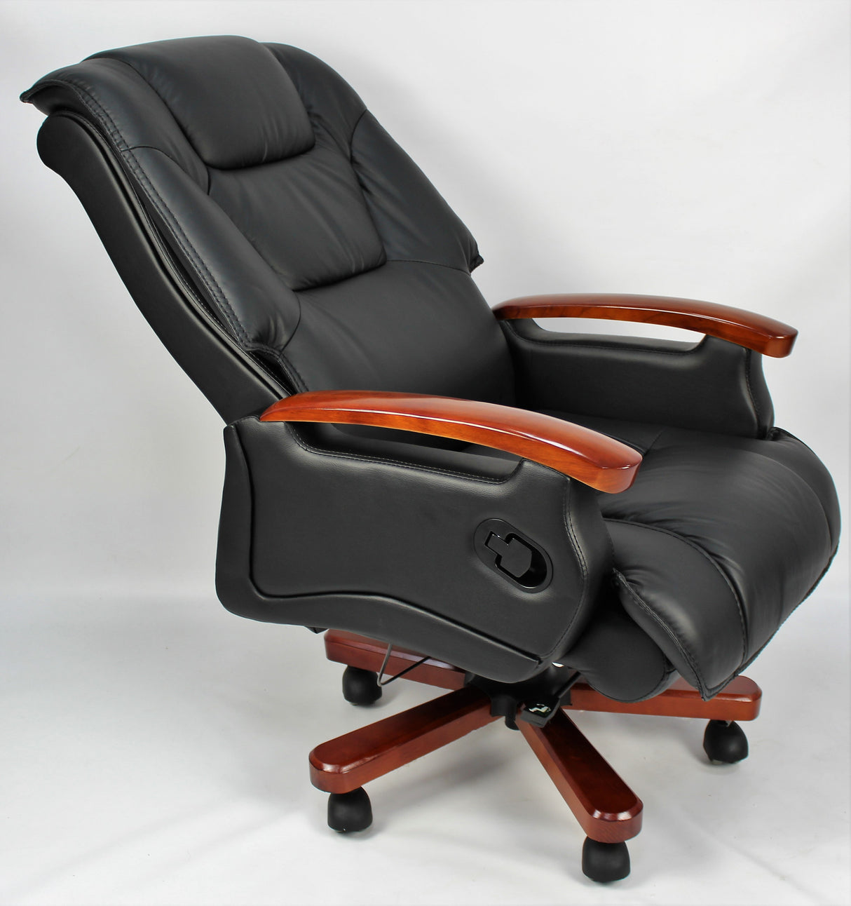 Luxury Black Leather Executive Office Chair - A302