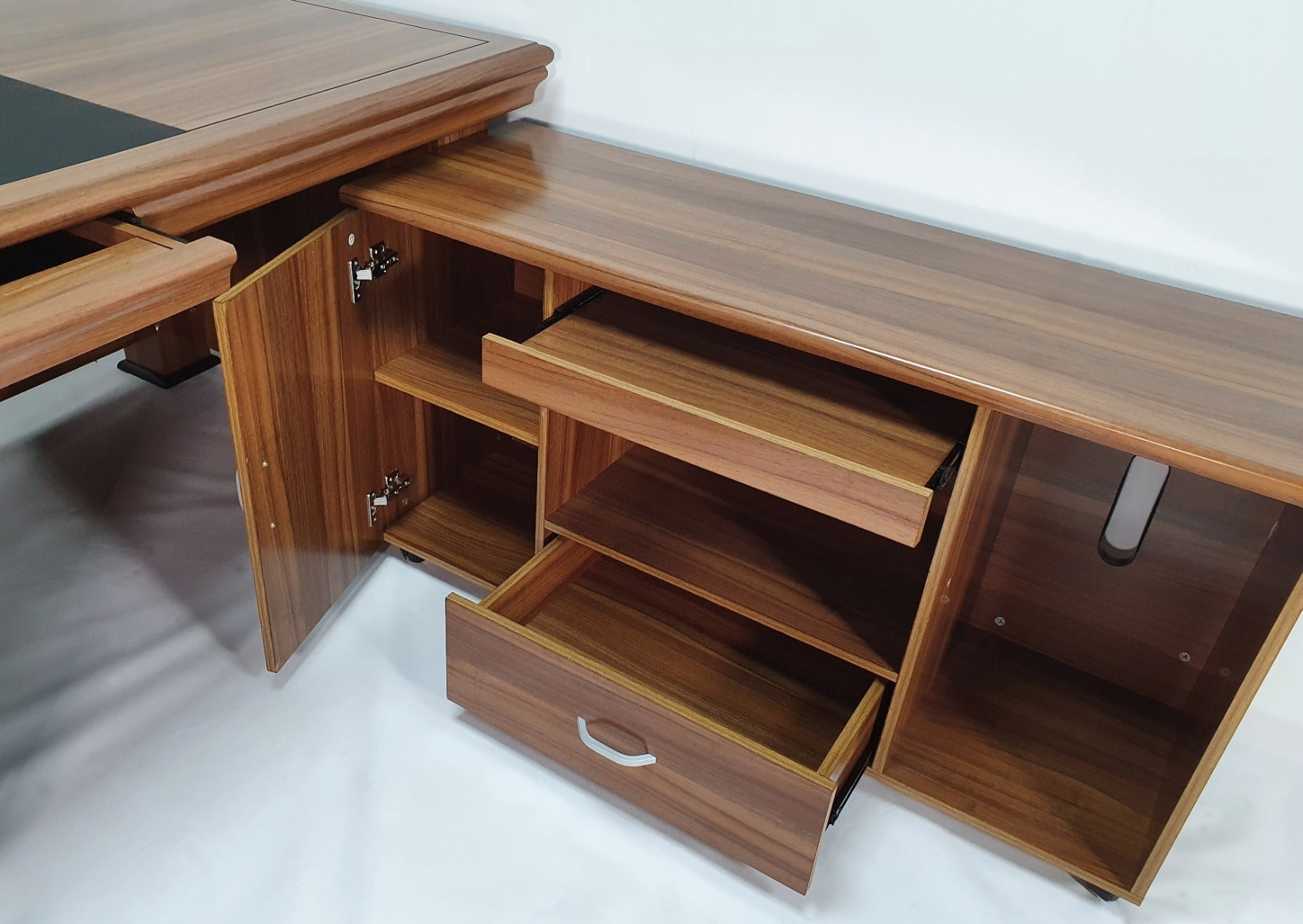 Light Oak Executive Desk With Leather Detailing With Pedestal And Re   20210818 154914 