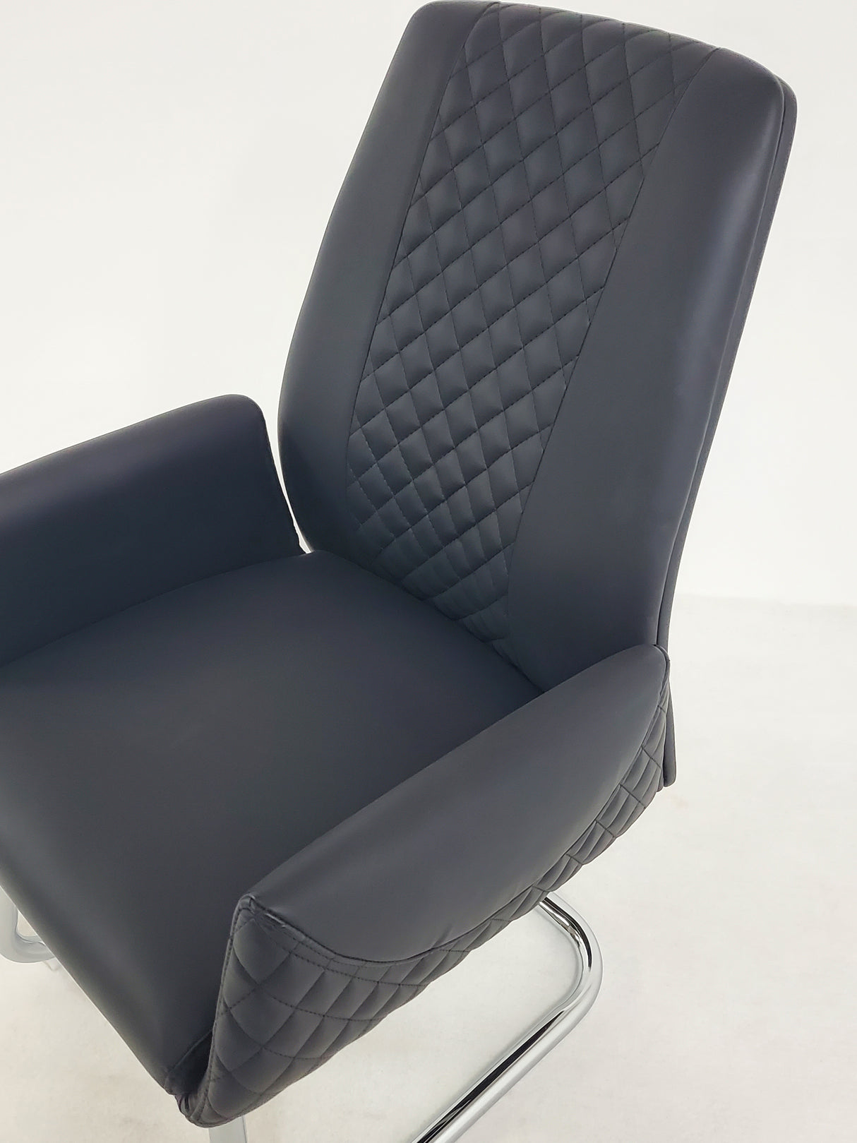 Modern Black Leather Meeting Room Chair - DL205C
