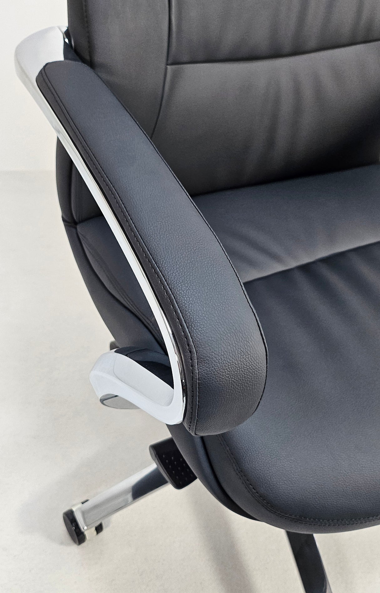 Black Leather Executive Office Chair with Chrome Trim - YS2302A