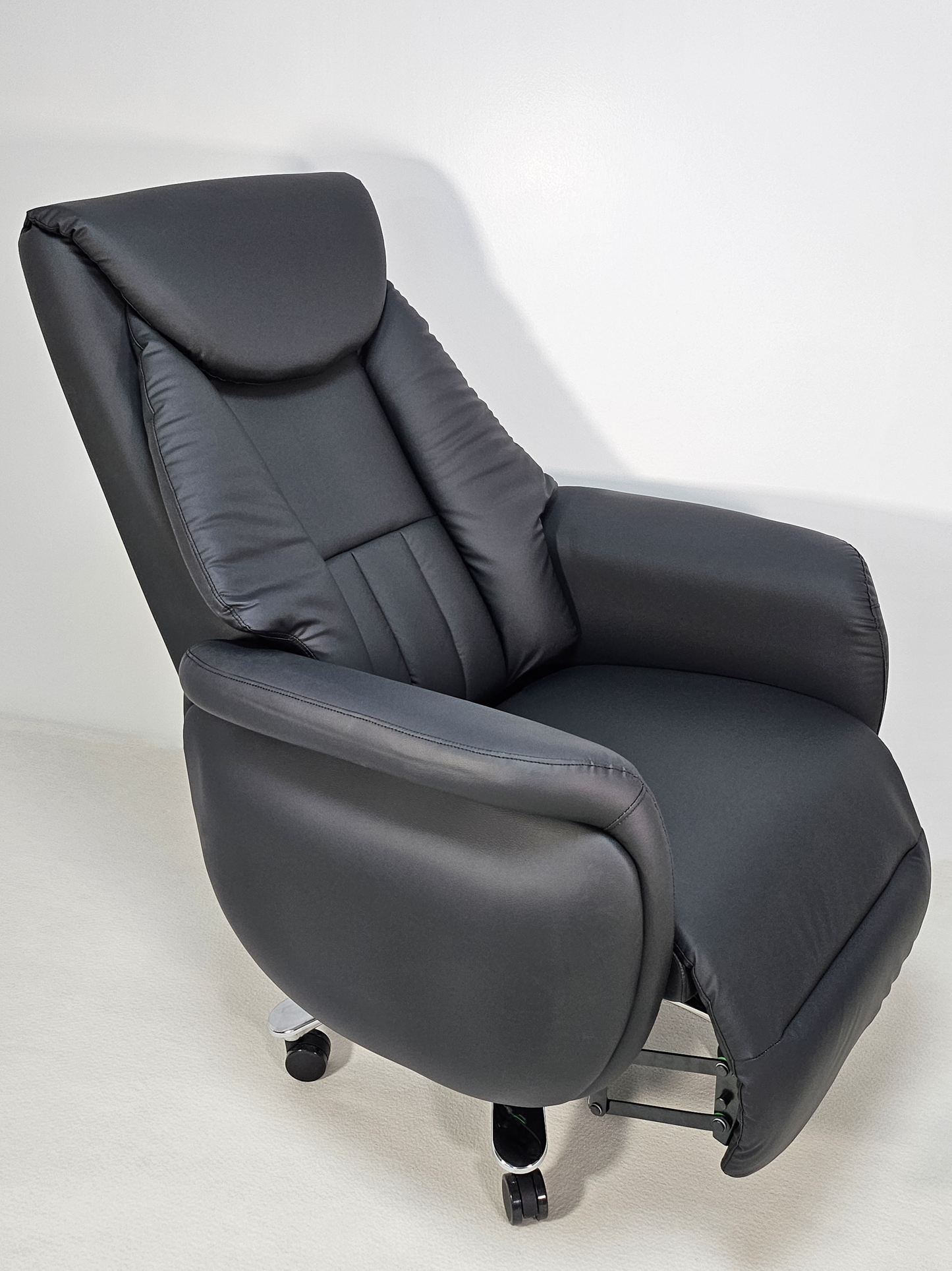 Large Black Leather Executive Full Recline Office Chair with Integrated Footrest - A808