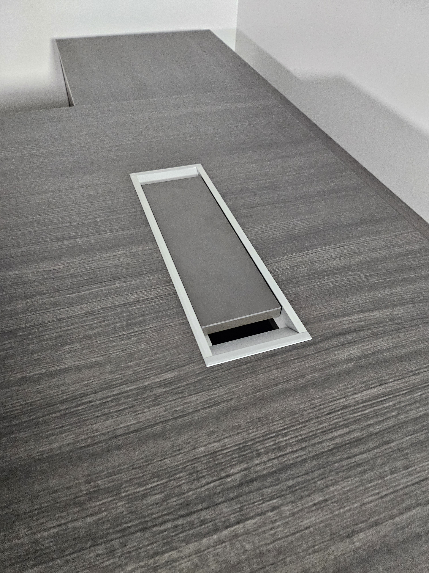 Large Modern Grey Oak Executive Corner Office Desk with Stylish Grey Leather Design - 2400mm - DG25-D01