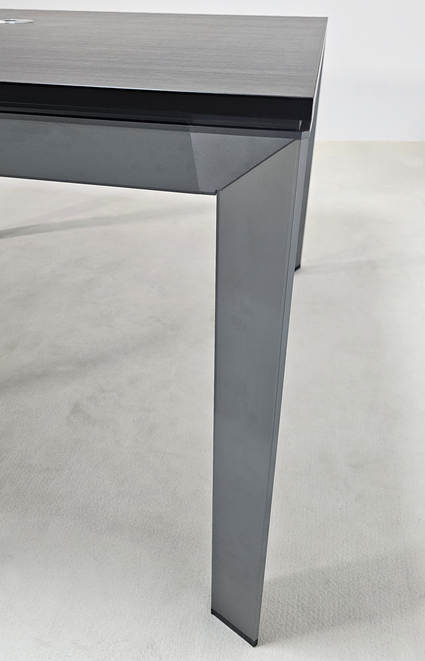 Modern Aluminum Leg Executive Back to Back Partner Workstation Office Desk with Central Divider / Meeting Table - 1200mm - New York-DG16