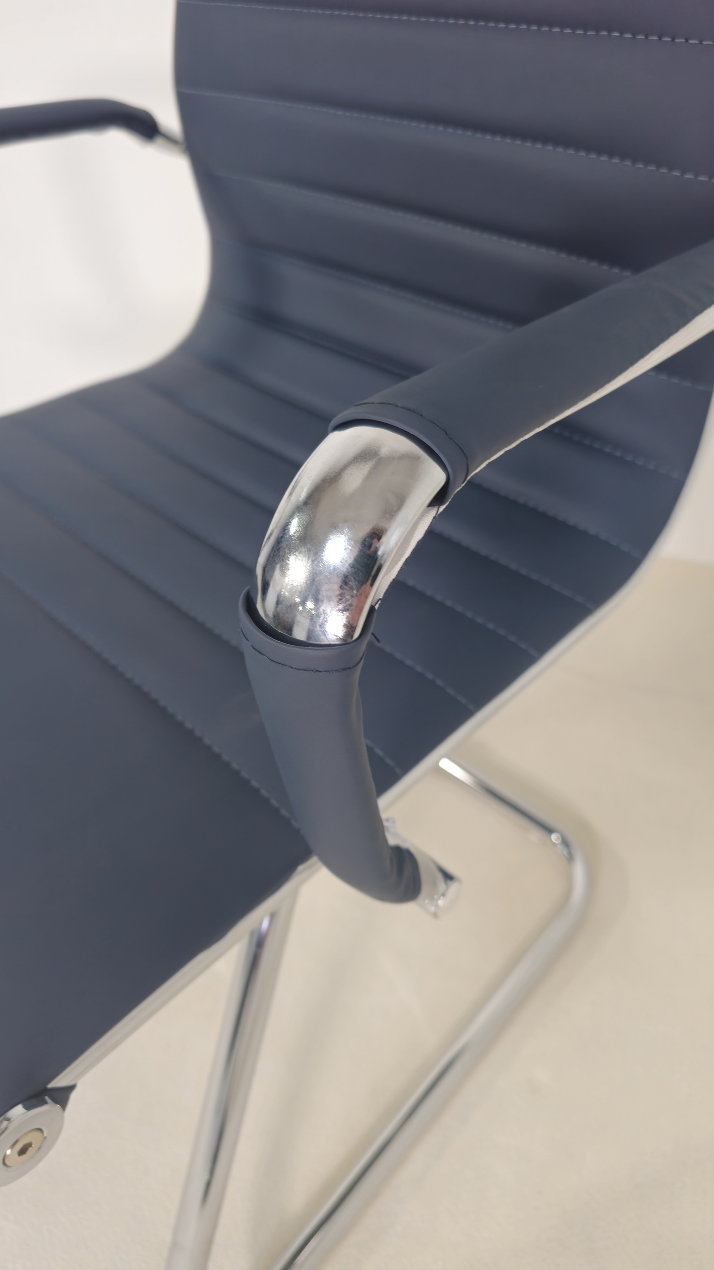 Contemporary Eames-Style Cantilever Visitor Chair in Blue Leather - HB-E13