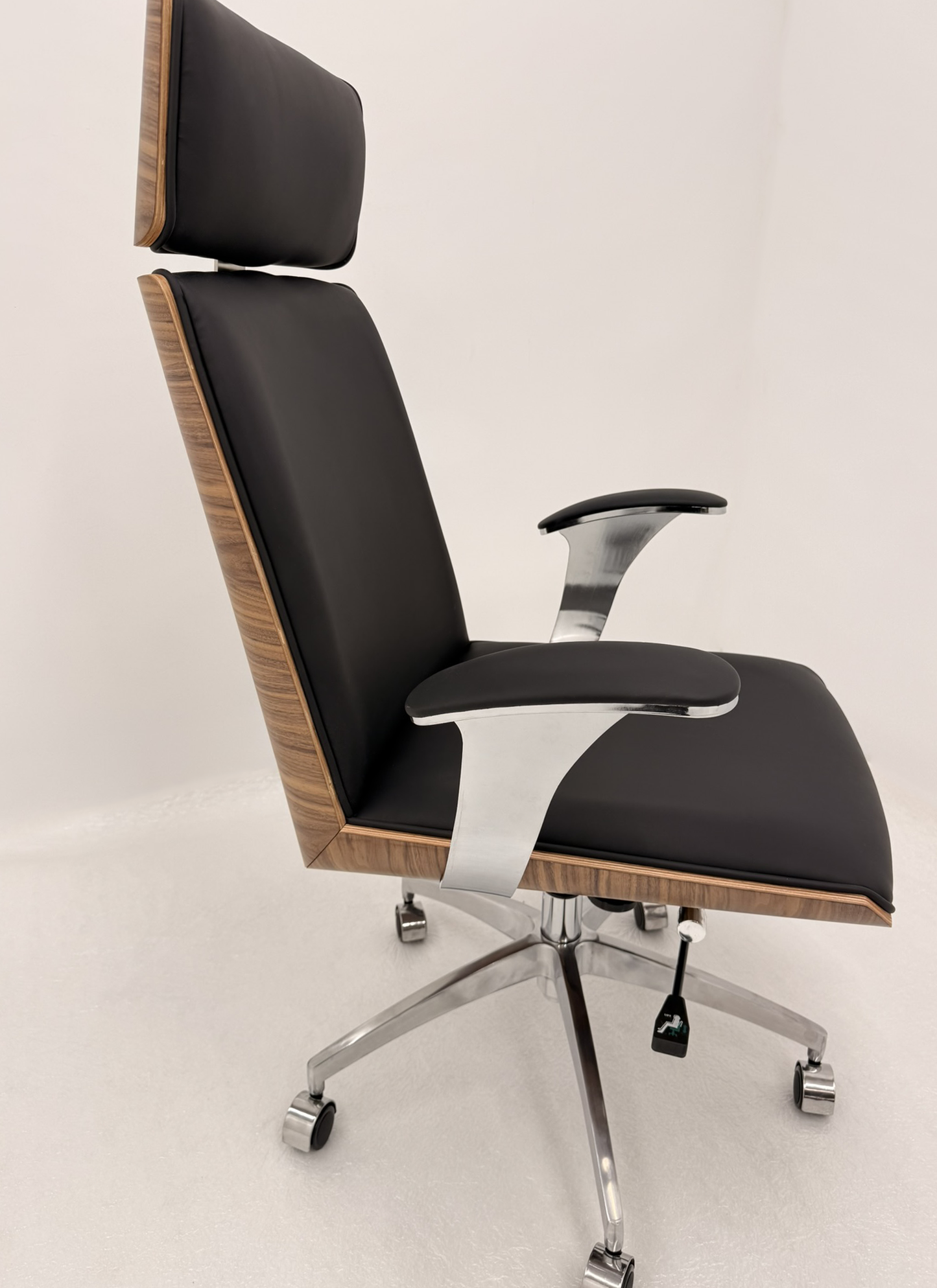 Black Leather Executive Office Chair with Walnut Veneer Shell - YS1205A