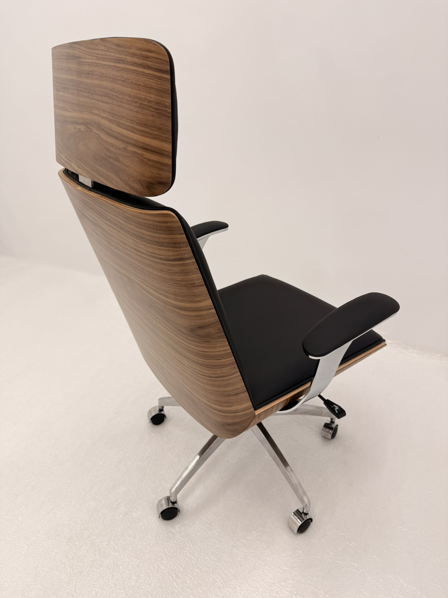 Black Leather Executive Office Chair with Walnut Veneer Shell - YS1205A
