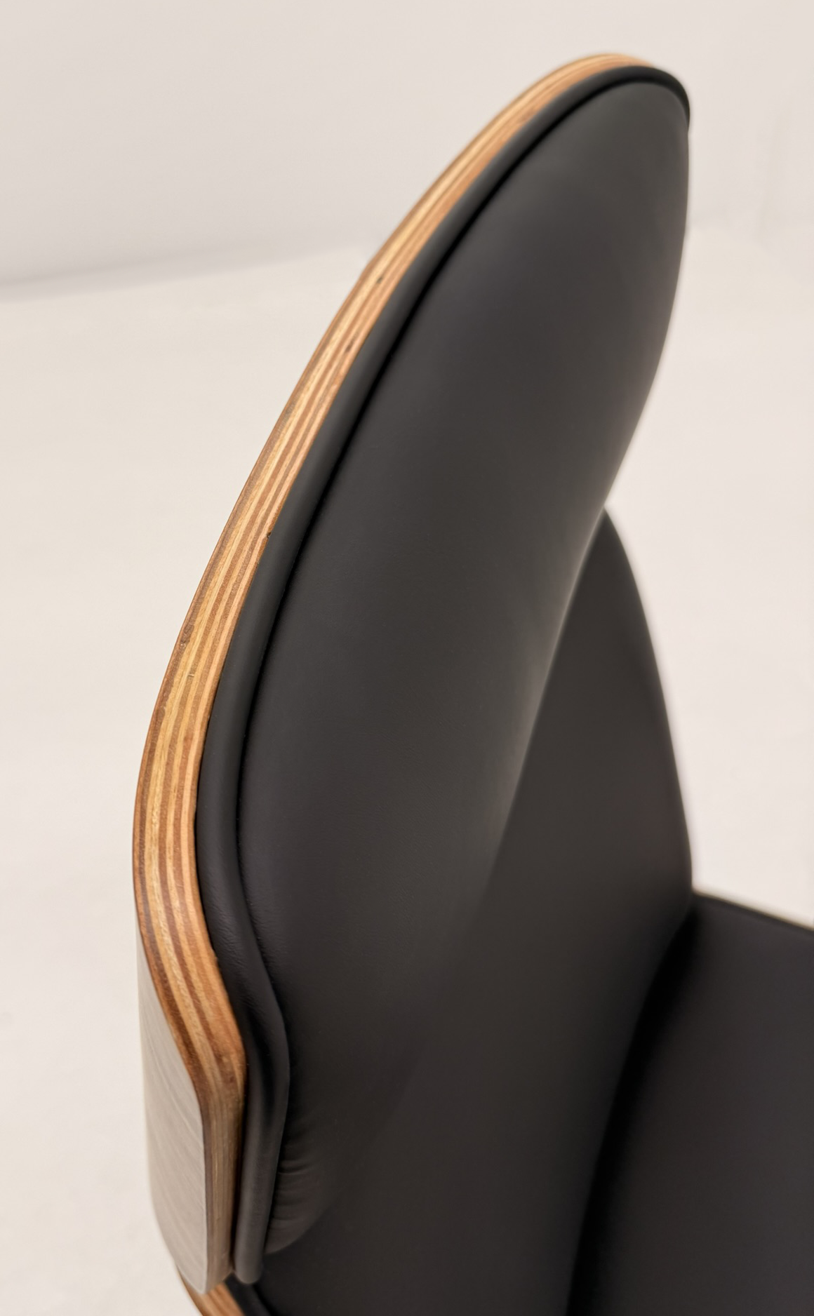 Black Leather Executive Office Chair with Walnut Veneer Shell - YS1205A