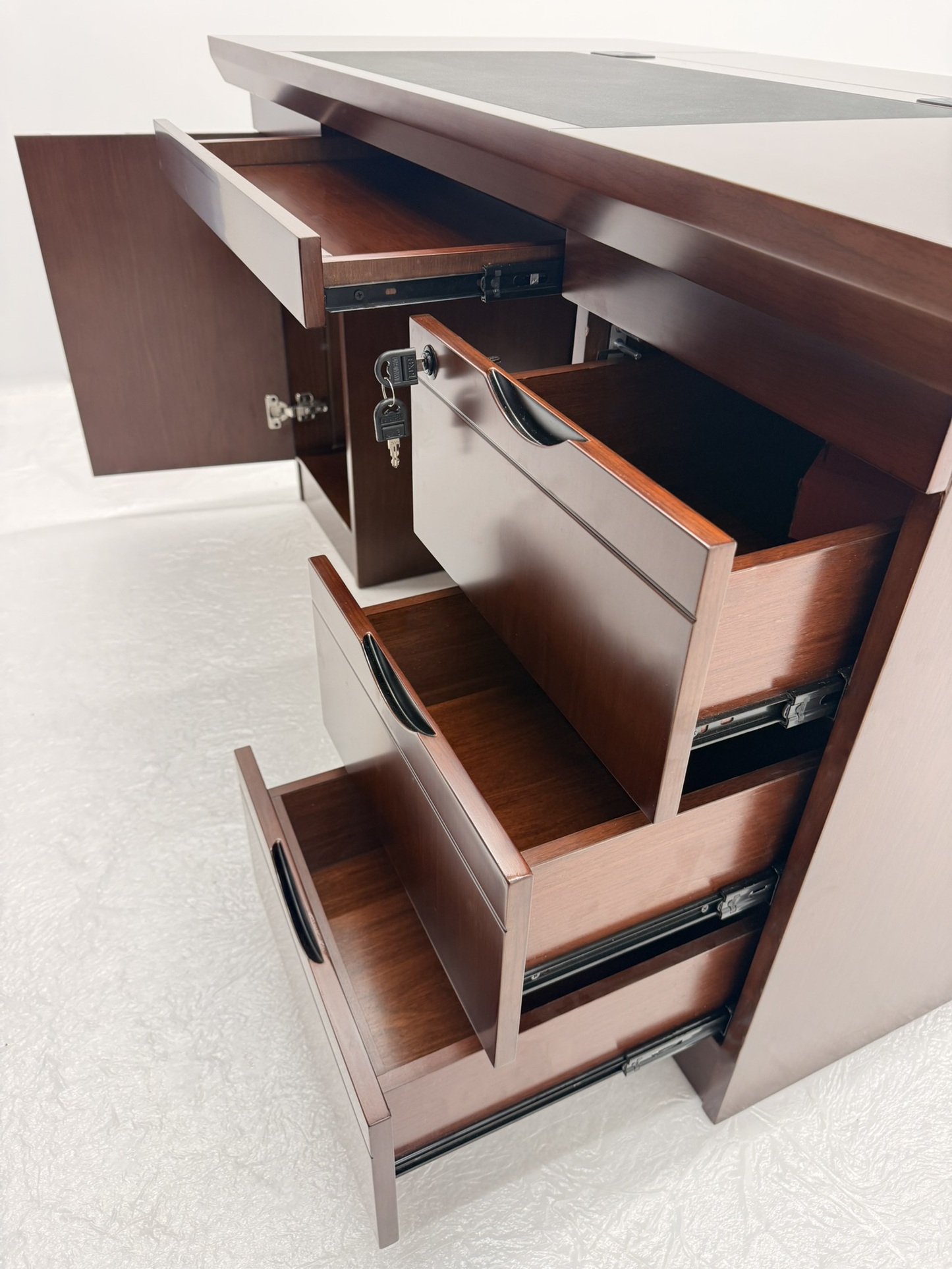 Traditional Executive Real Wood Veneer Home Office Desk in Walnut - 1600mm - UBA161