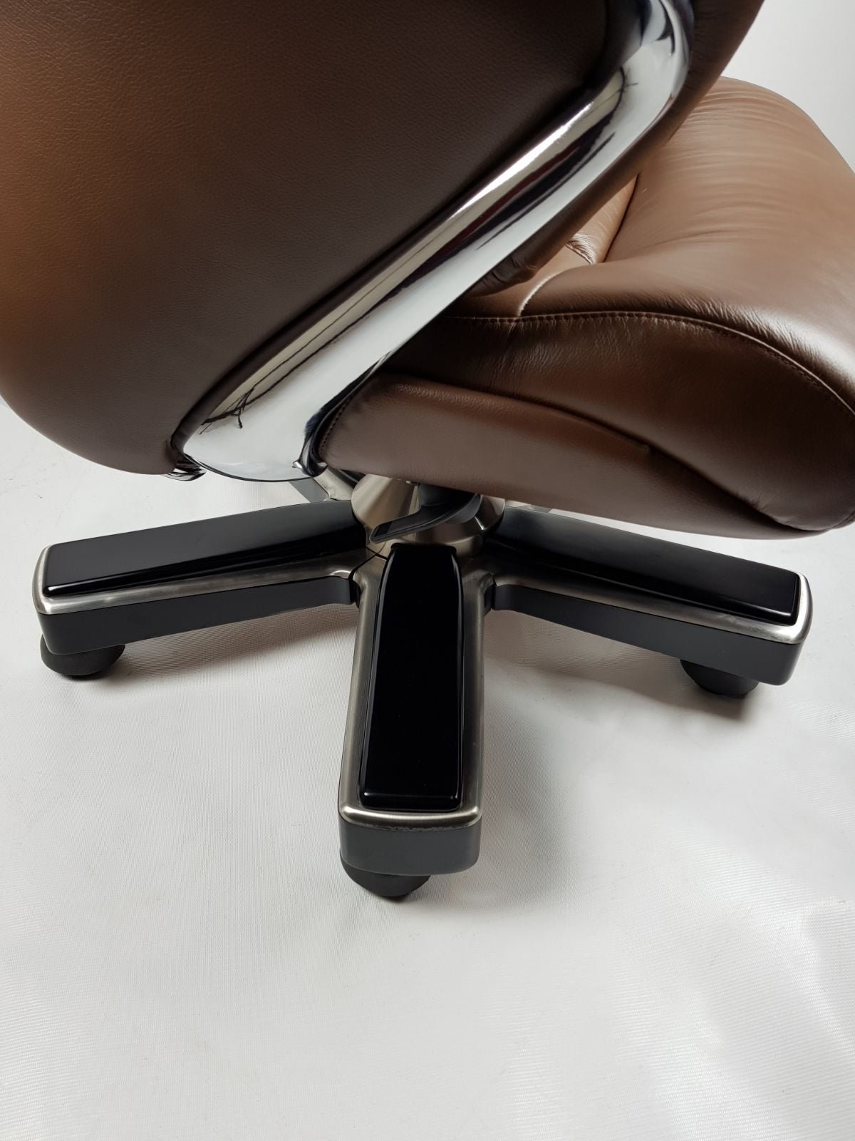Large Luxury Executive Office Chair with Genuine Brown Leather - YS1605A