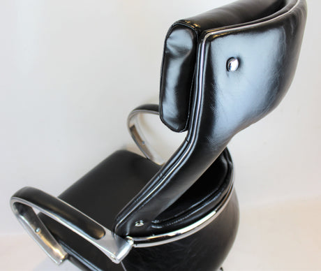 Modern Executive Office Chair in Black - DH-102 - SHOWROOM DISPLAY