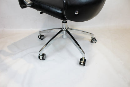 Modern Executive Office Chair in Black - DH-102 - SHOWROOM DISPLAY