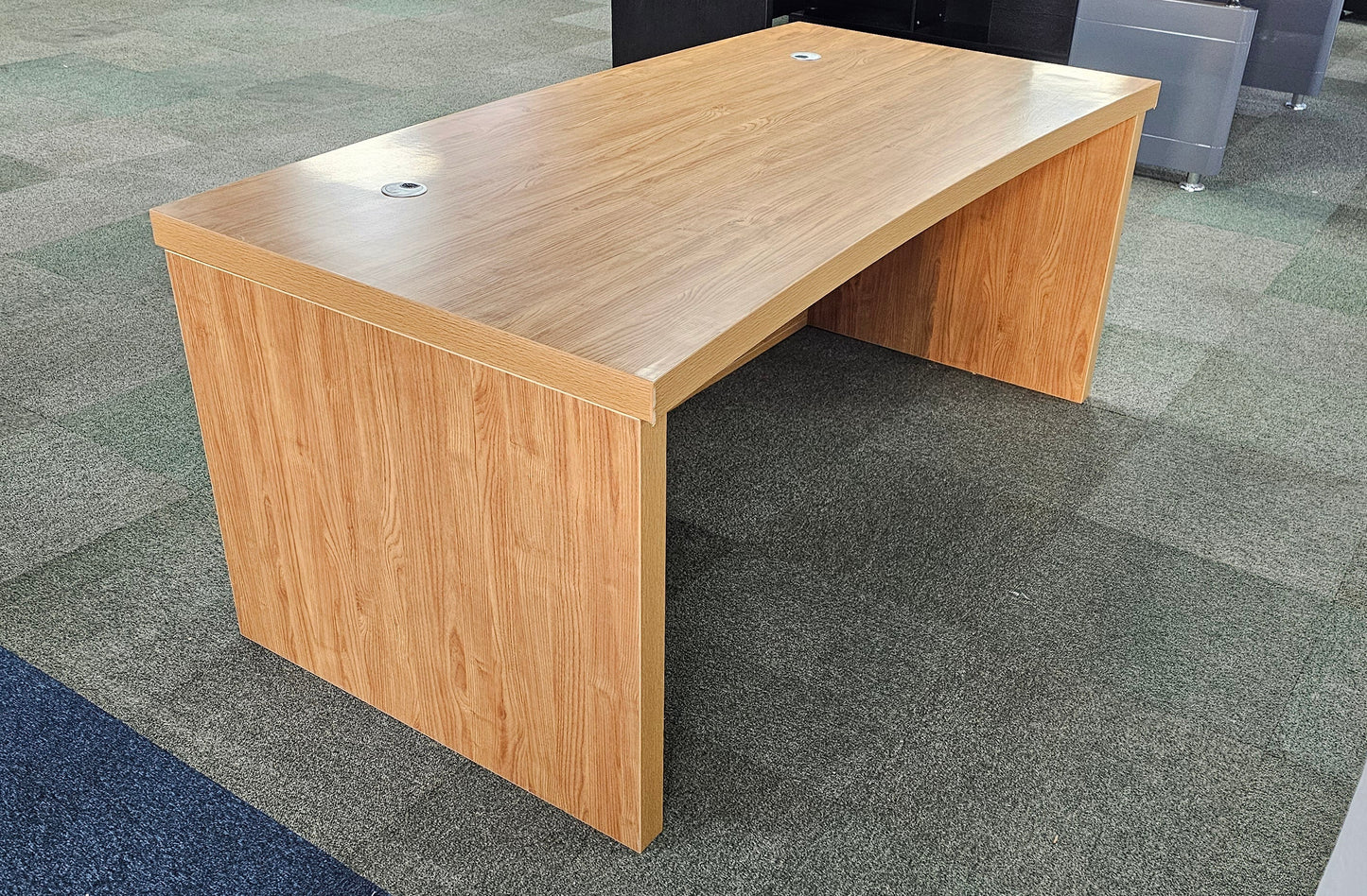 EX SHOWROOM - Modern Oak Executive Office Desk with Chesterfield Modesty Panel DESK ONLY - 1800mm - 8692