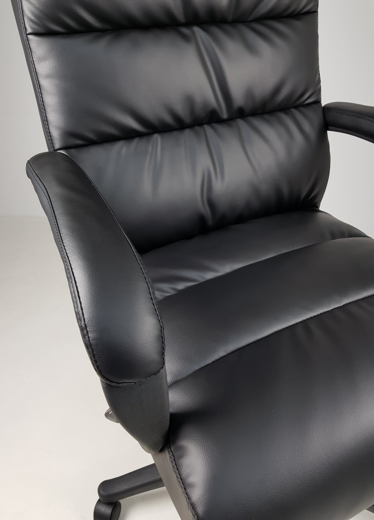 Black Leather Soft Padded Executive Office Chair - CHA-K35