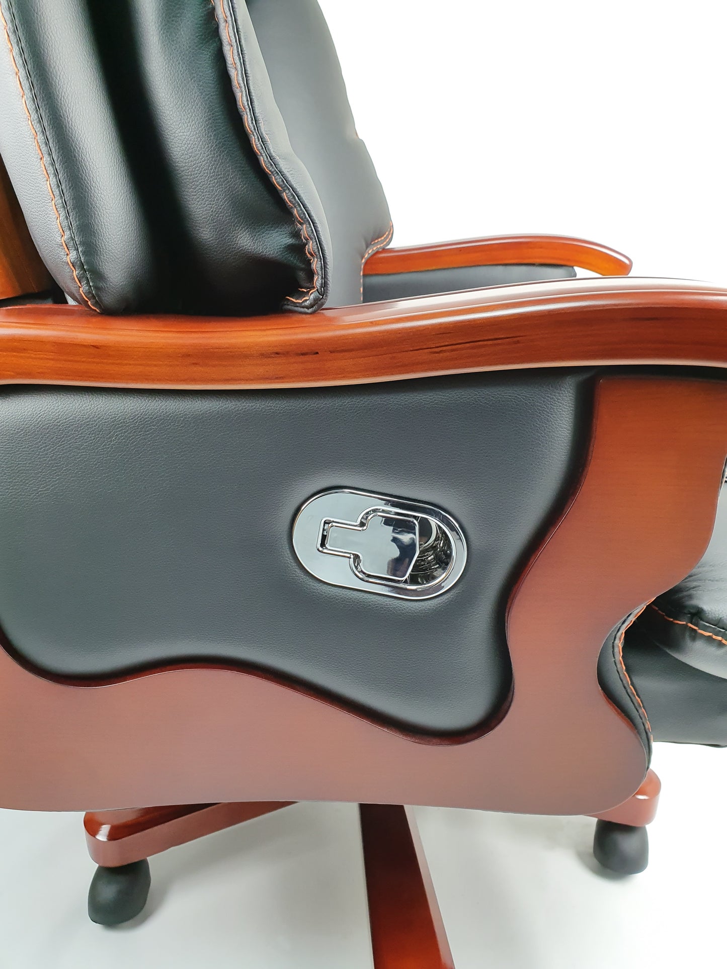 Luxury Large Black Leather Executive Office Chair - A00L