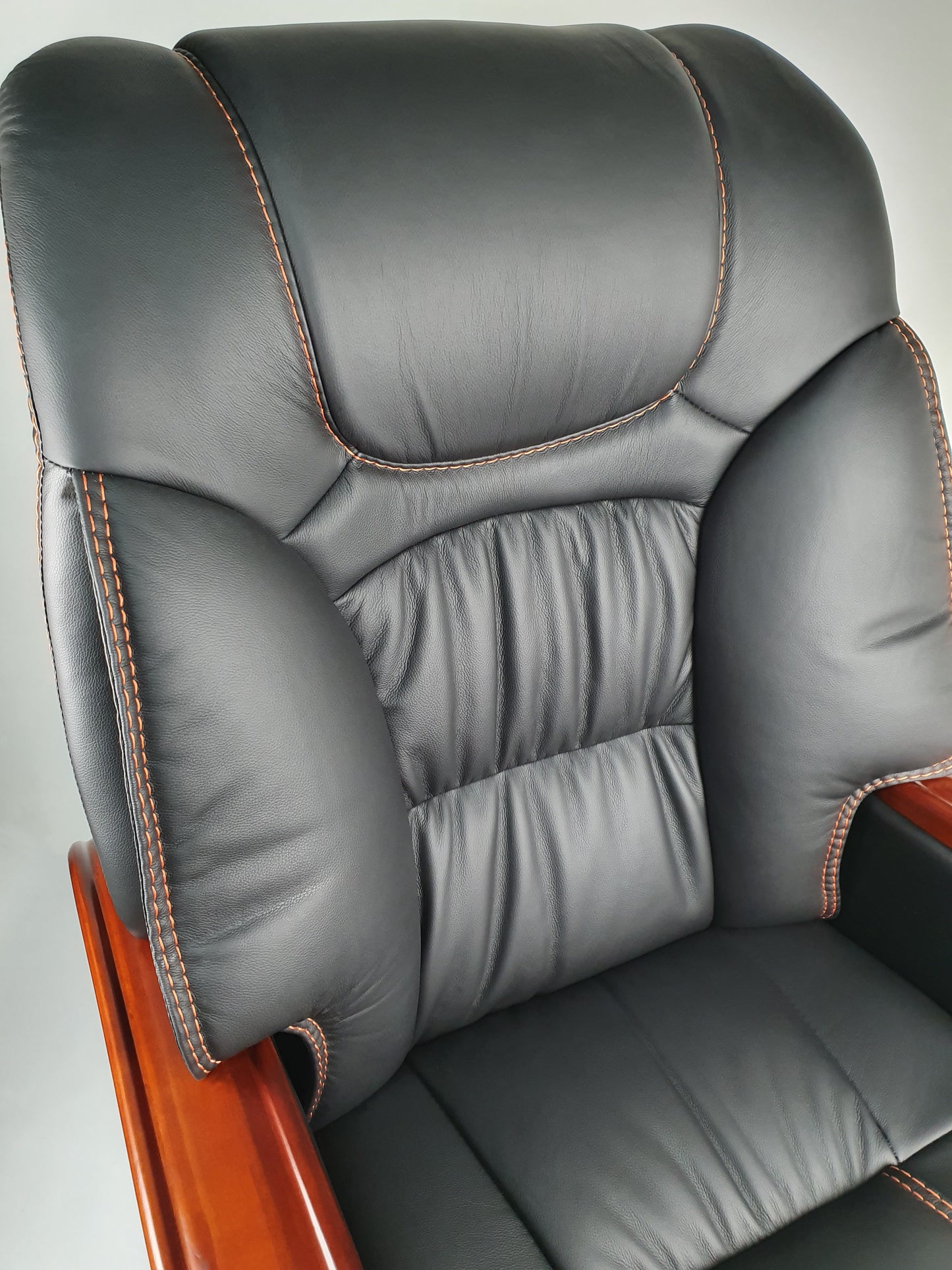 Luxury Large Black Leather Executive Office Chair - A00L