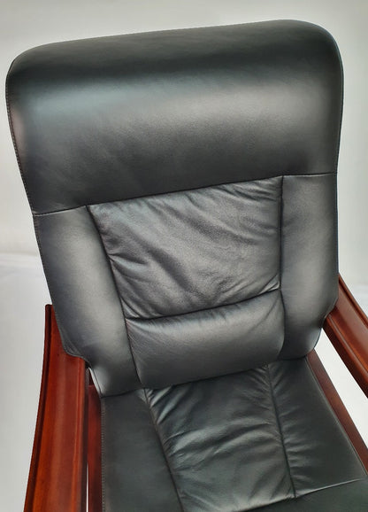 Senato CHA-F55A Visitor Chair Black Leather with Walnut Arms