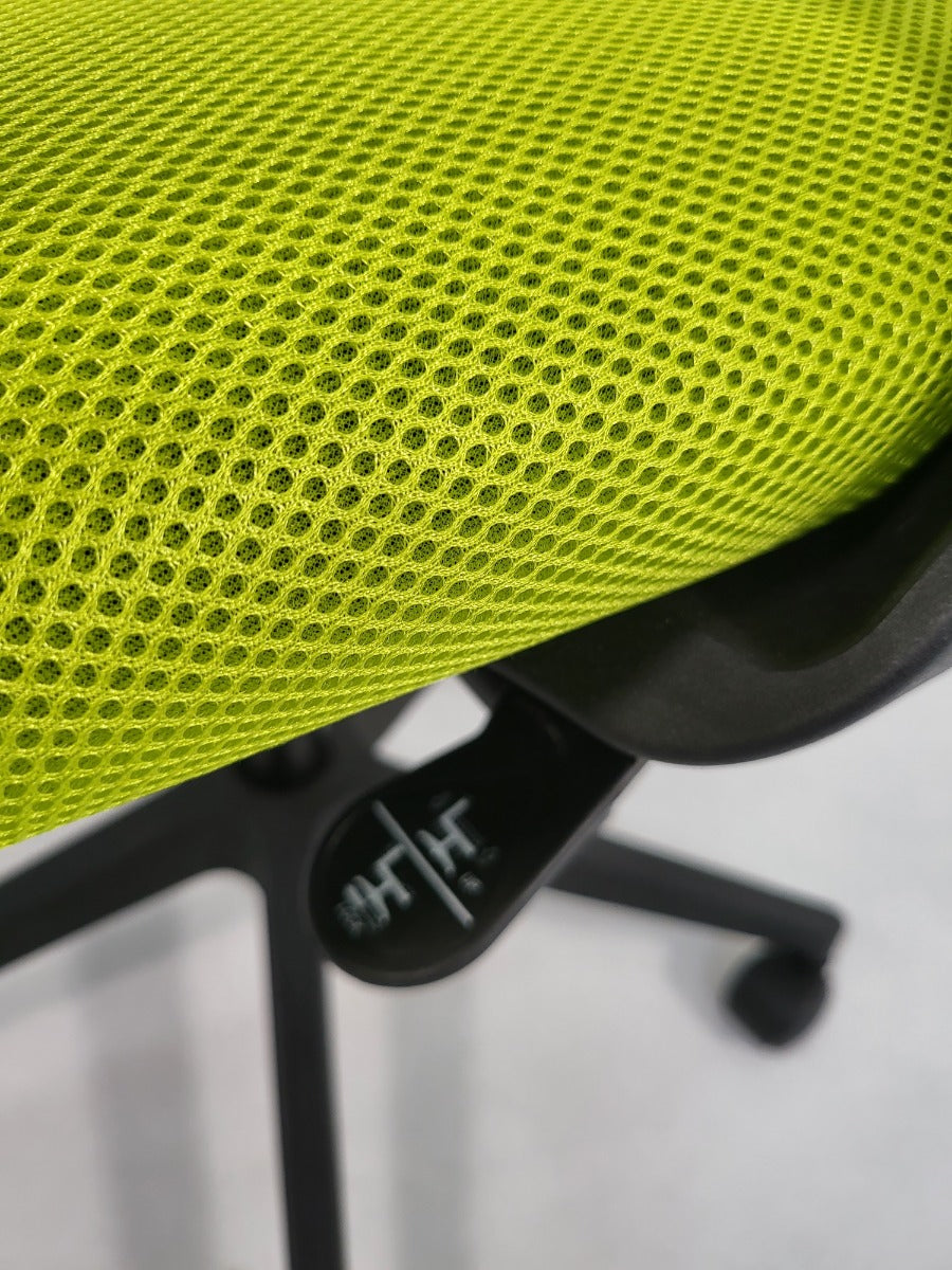 Stylish Green Mesh Medium Back Office Chair - FD07