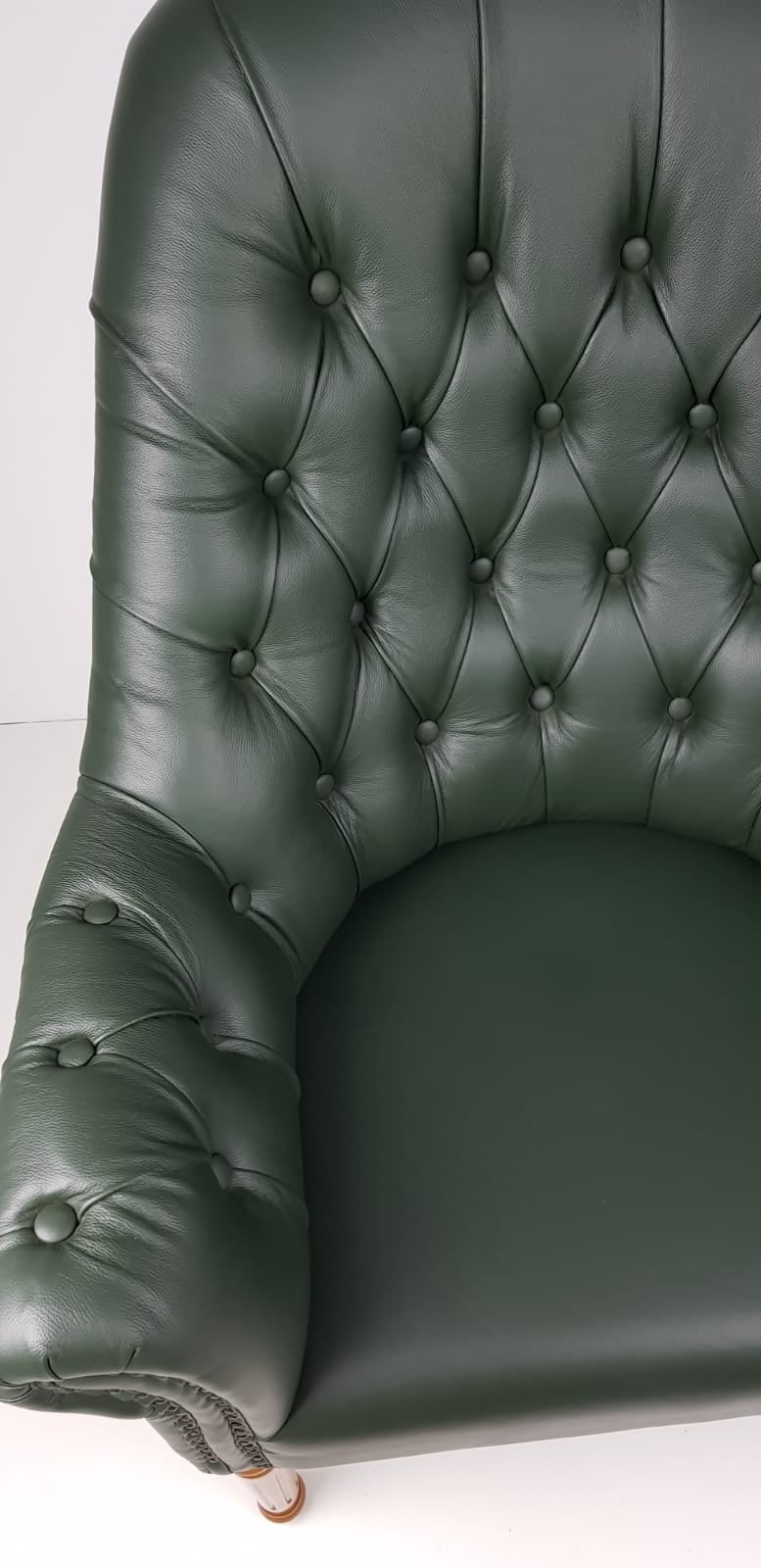 Solid Wood Frame Real Leather Chesterfield Visitor Chair