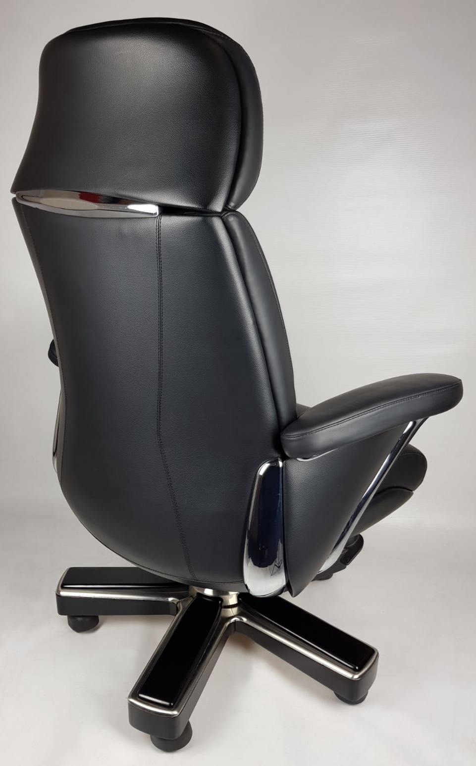 Large Luxury Executive Office Chair with Genuine Black Leather - YS1605A