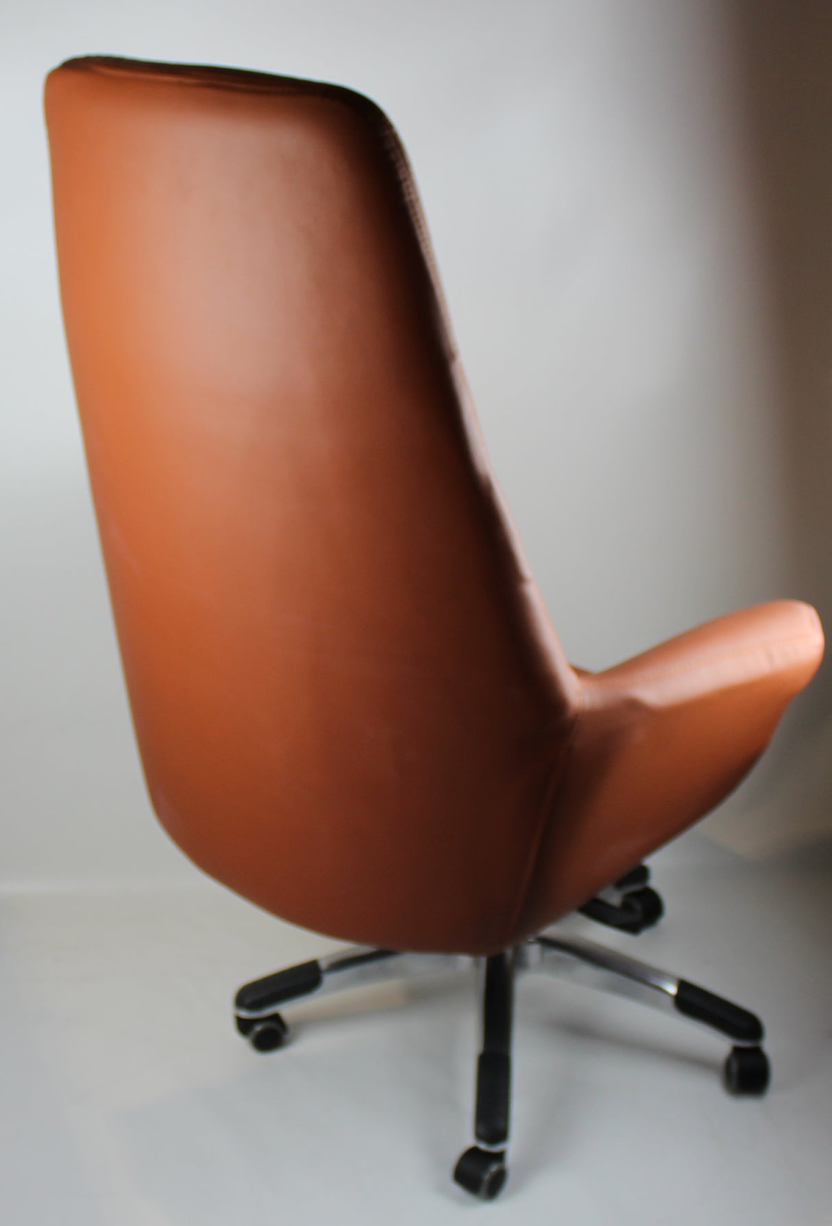 Office Chair In Tan With Swivel GRA-CHA-506A