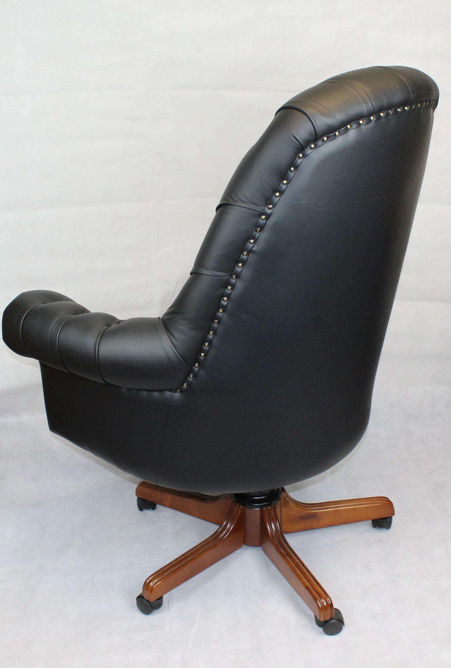 Quality Black Natural Hide Chesterfield Office Chair - K208